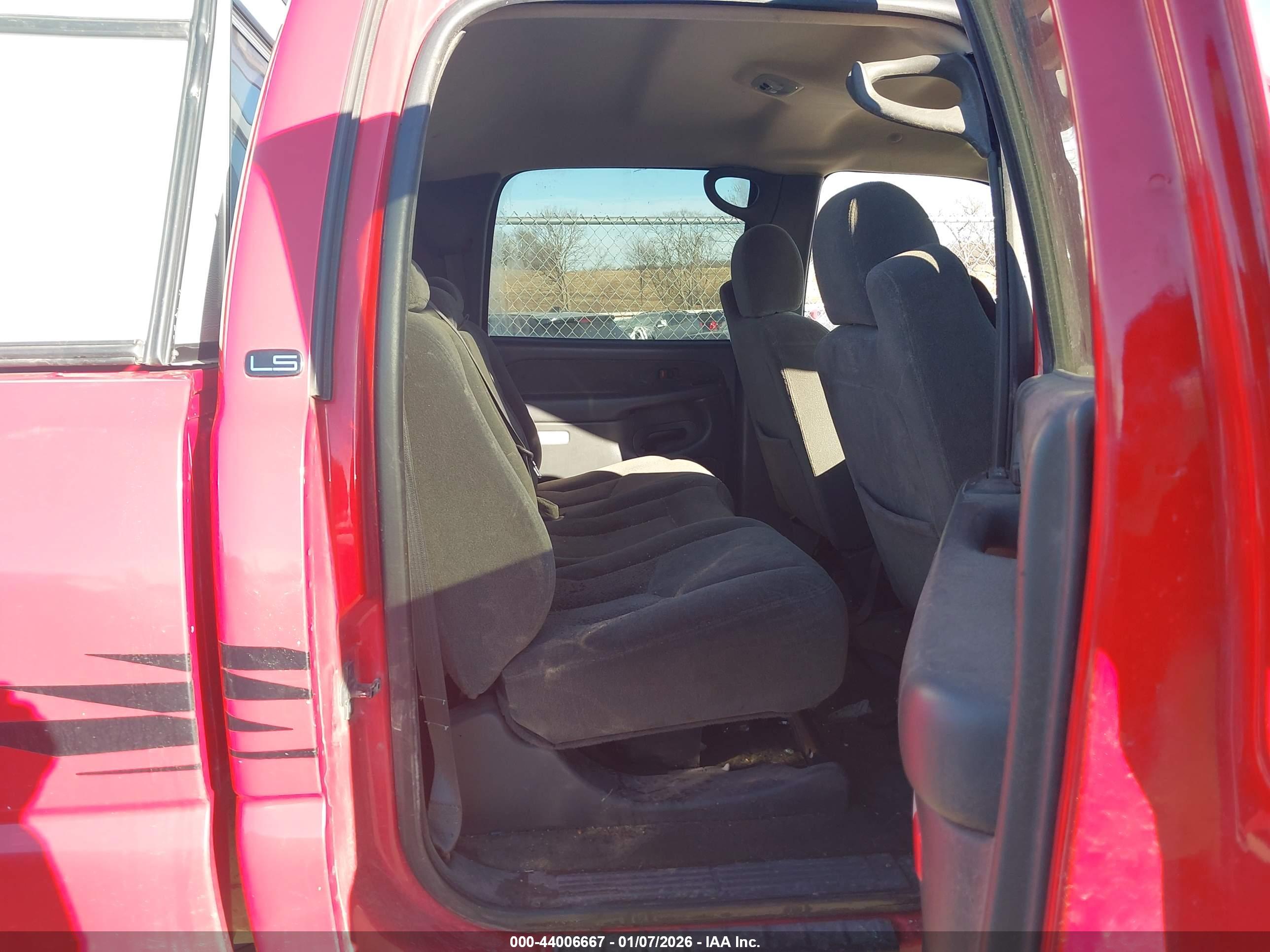 CHEVROLET SILVERADO image 8
