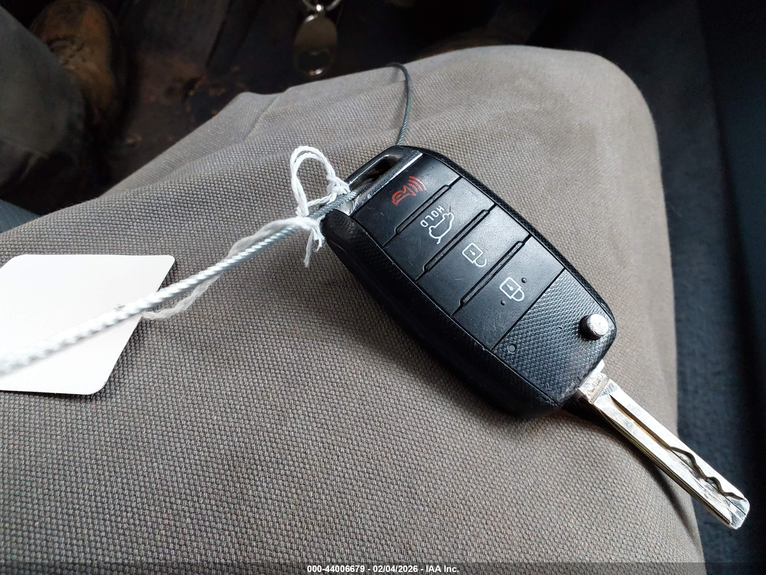 KIA SORENTO image 11