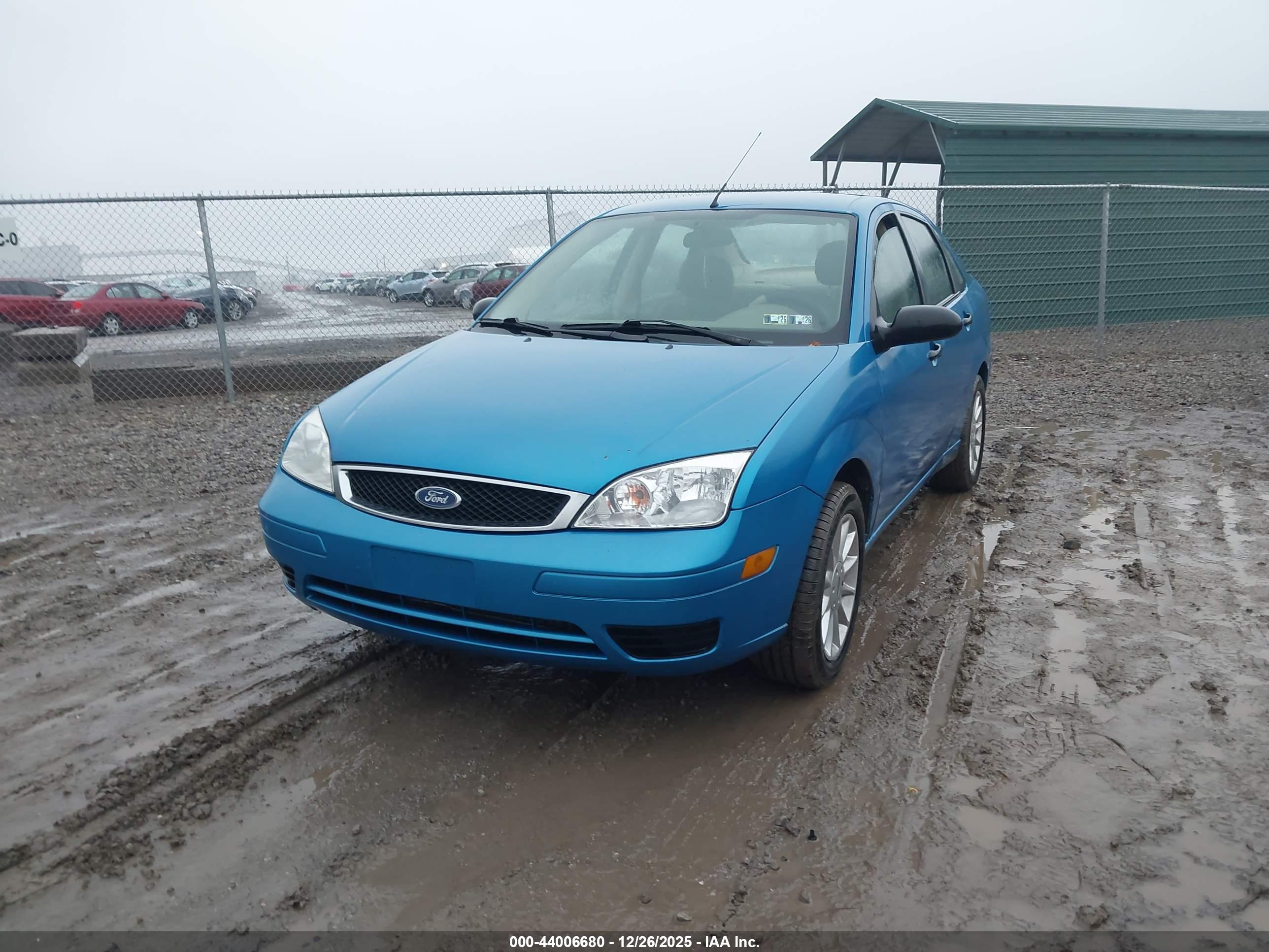 FORD FOCUS image 2