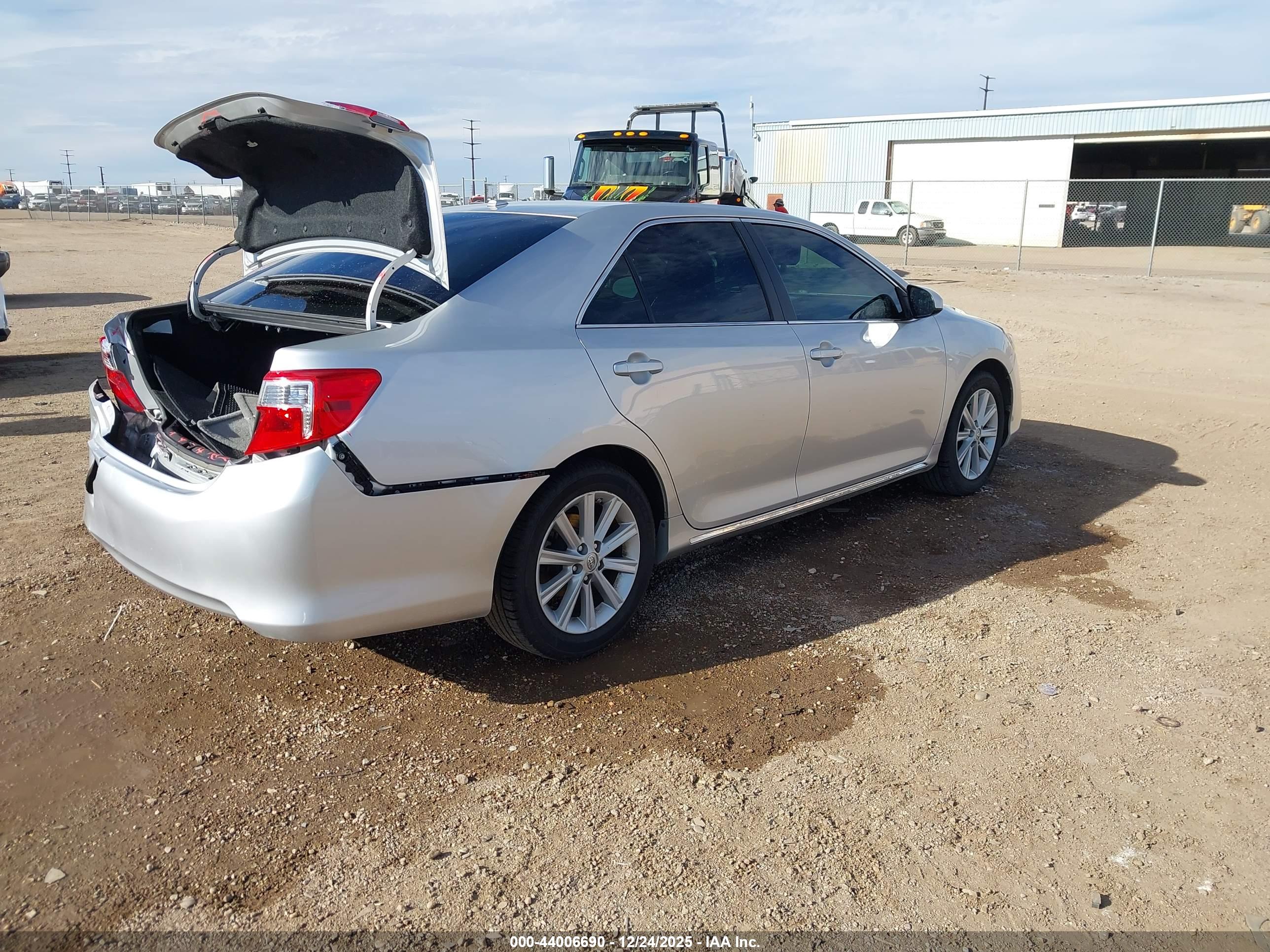 TOYOTA CAMRY image 4