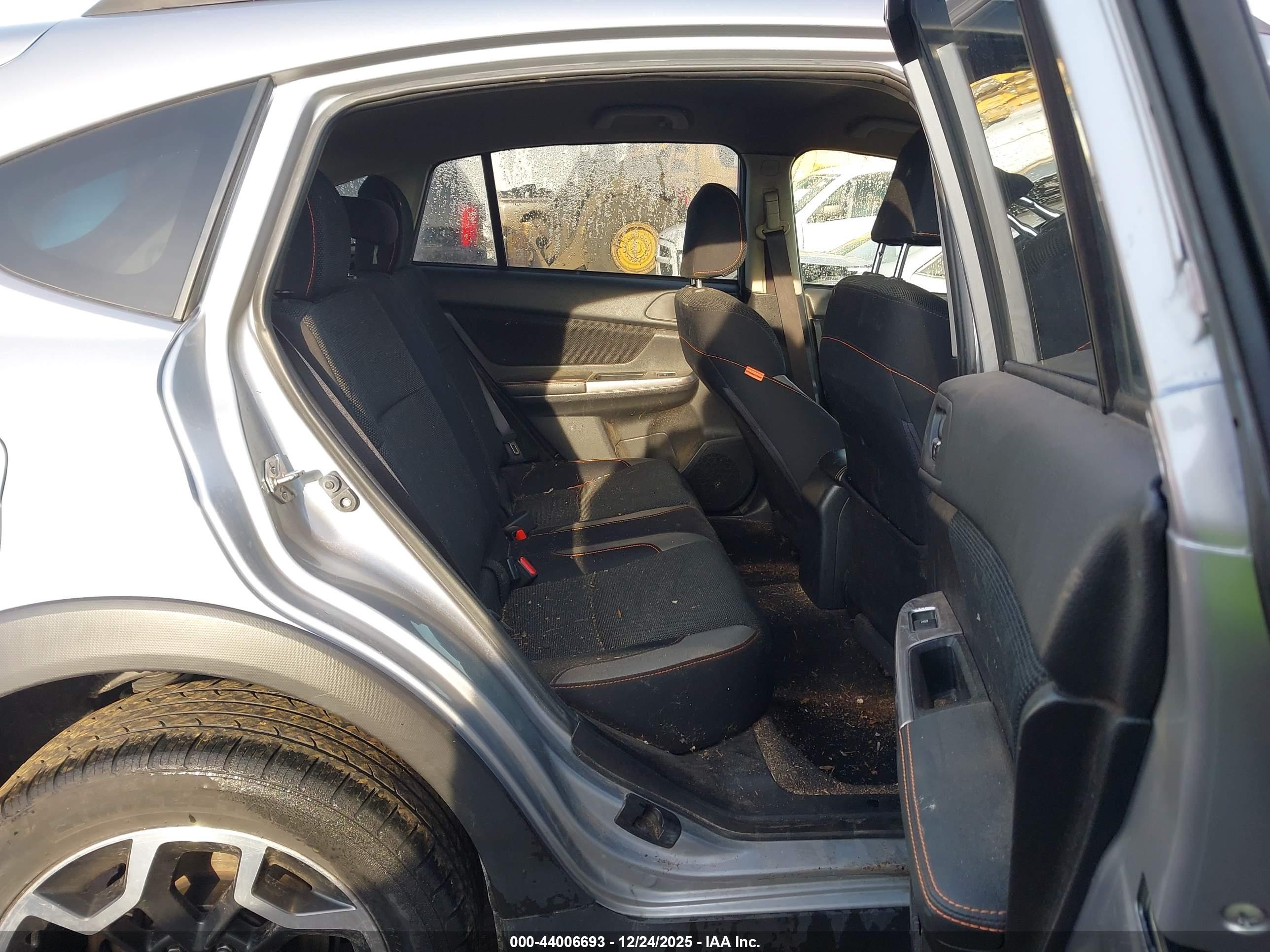SUBARU CROSSTREK image 8
