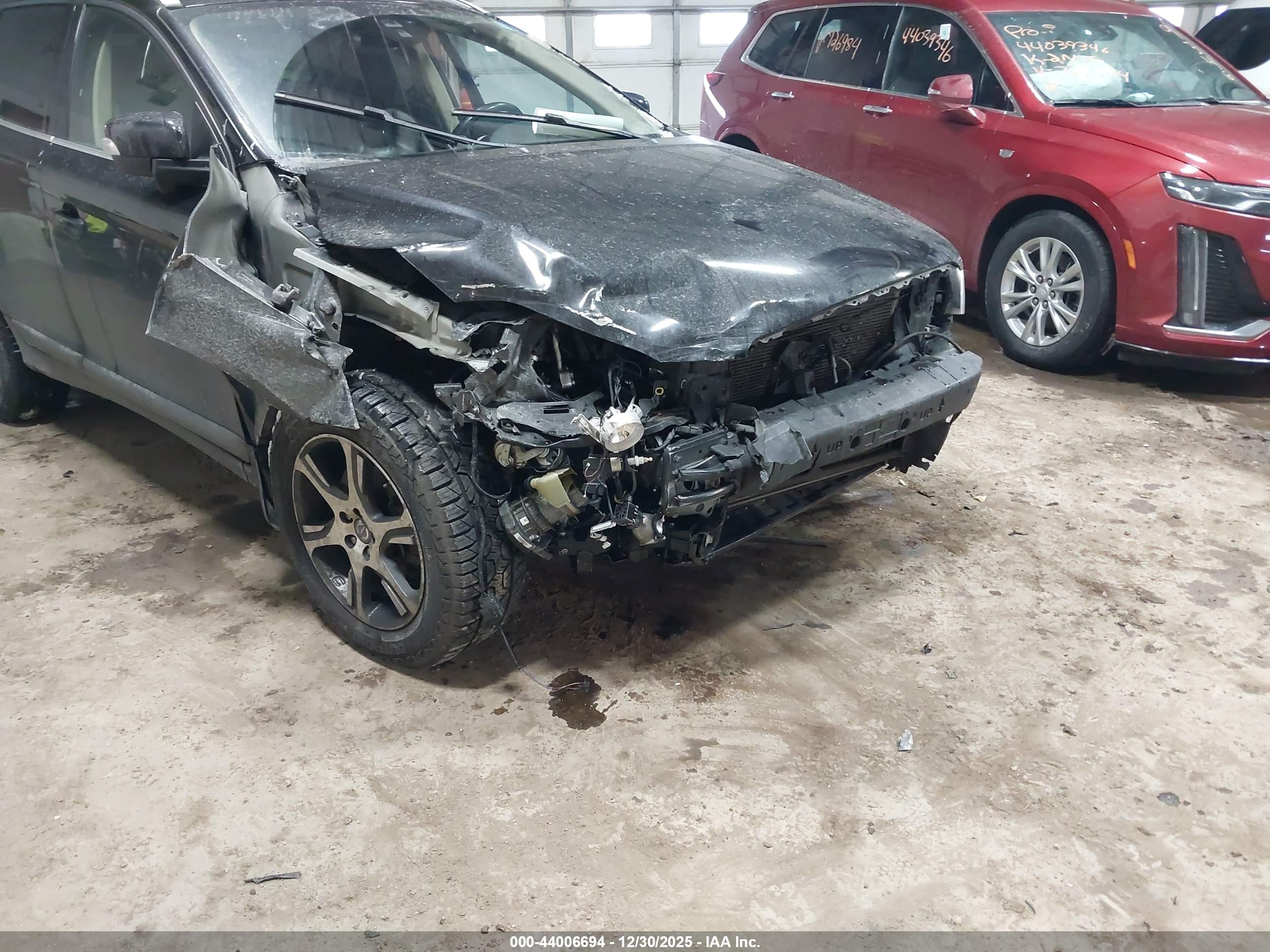 VOLVO XC60 image 6
