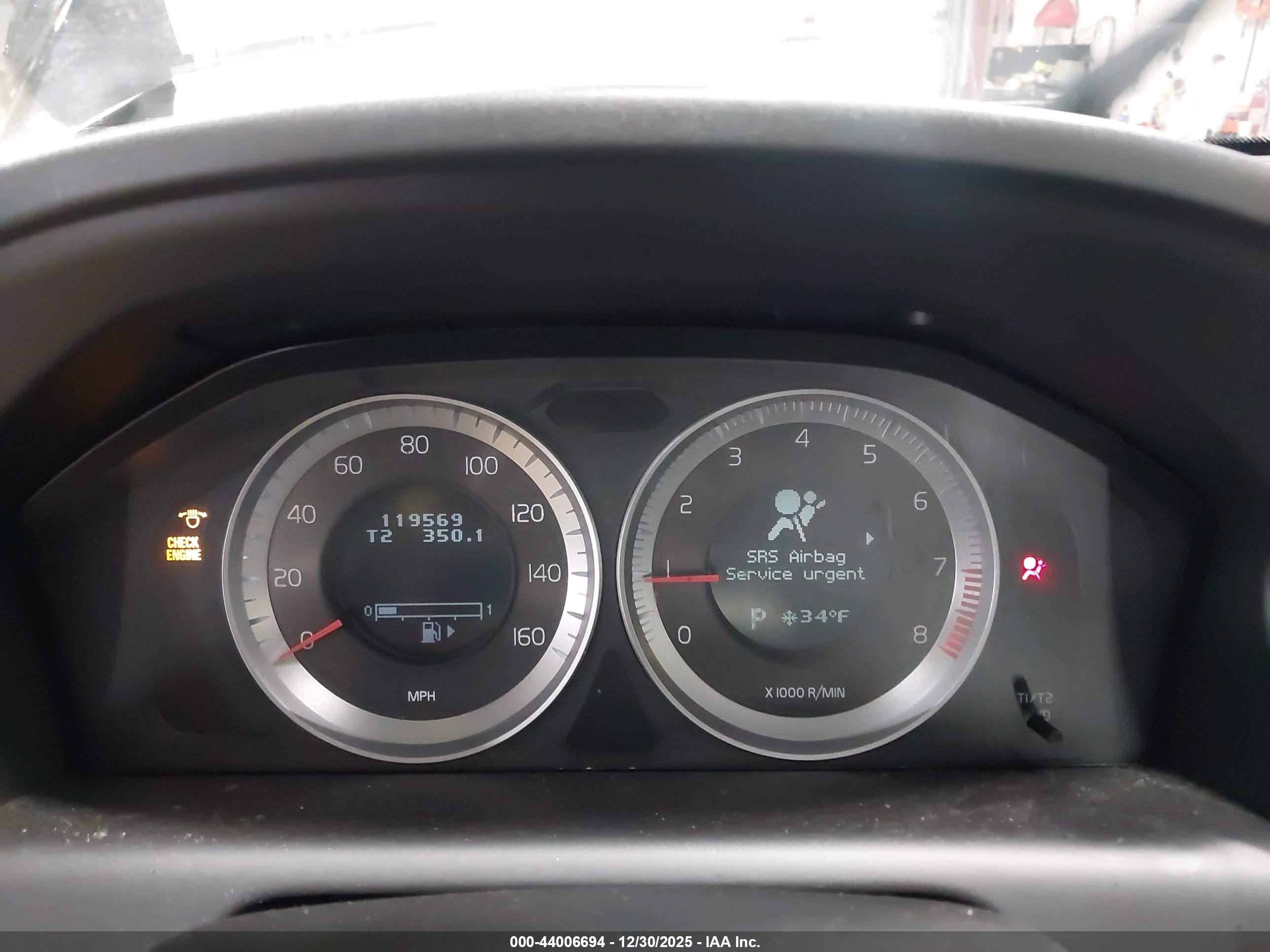 VOLVO XC60 image 7