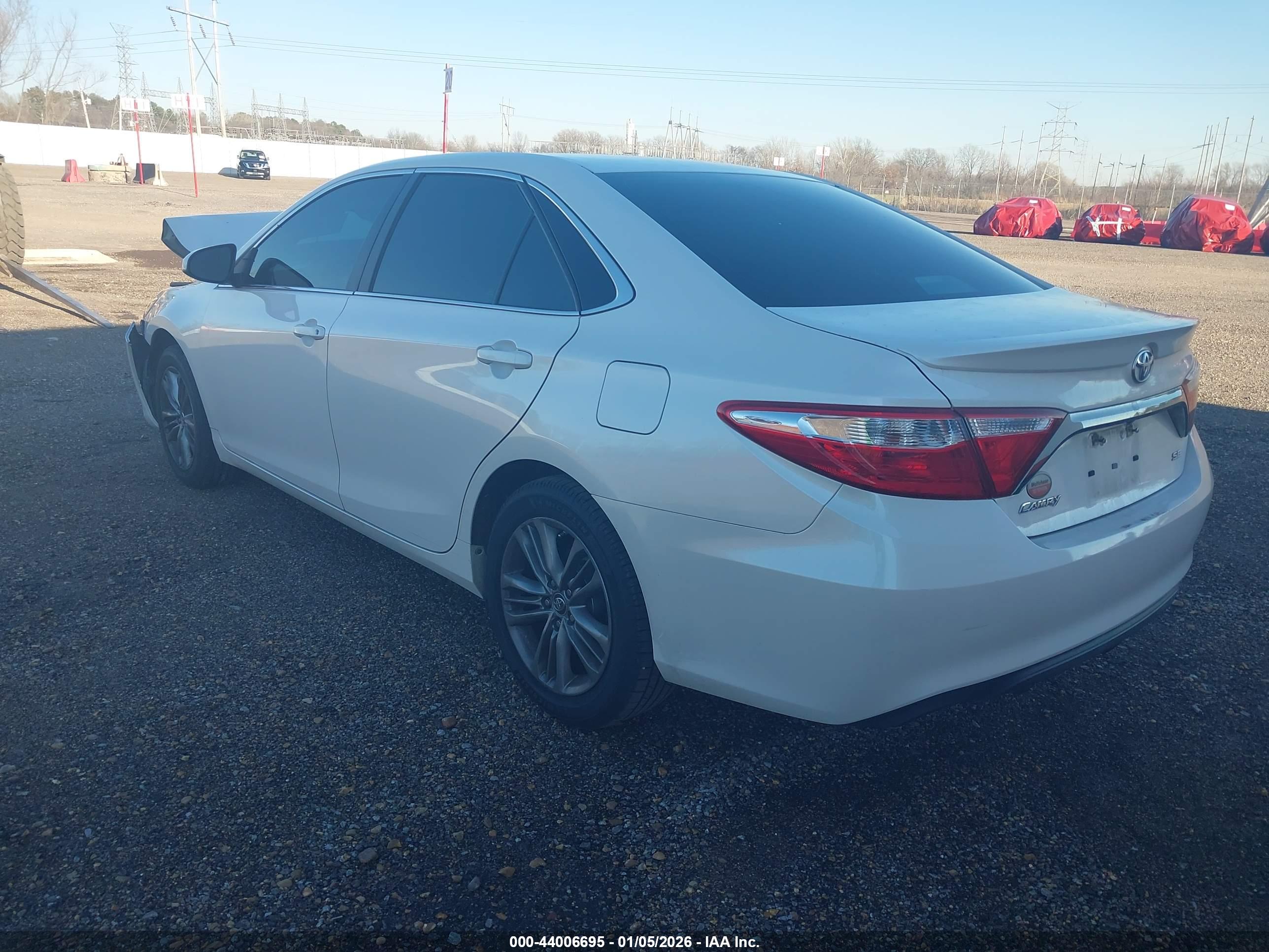 TOYOTA CAMRY image 3