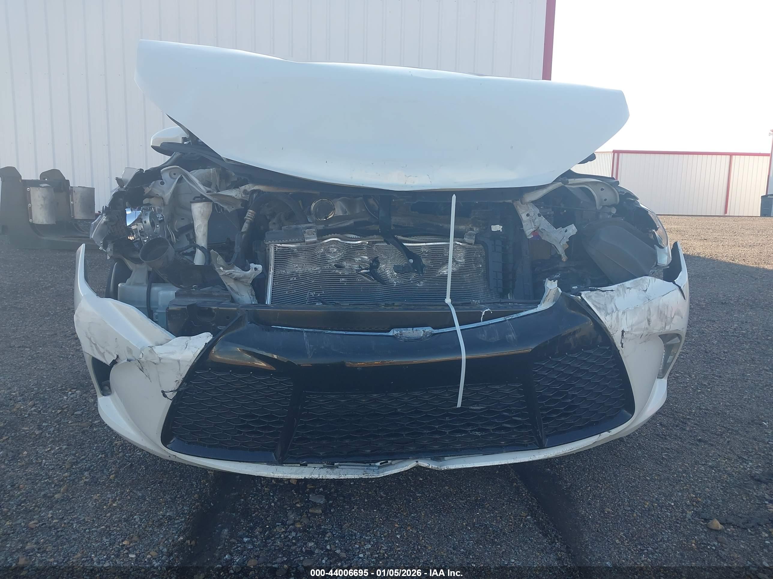 TOYOTA CAMRY image 6