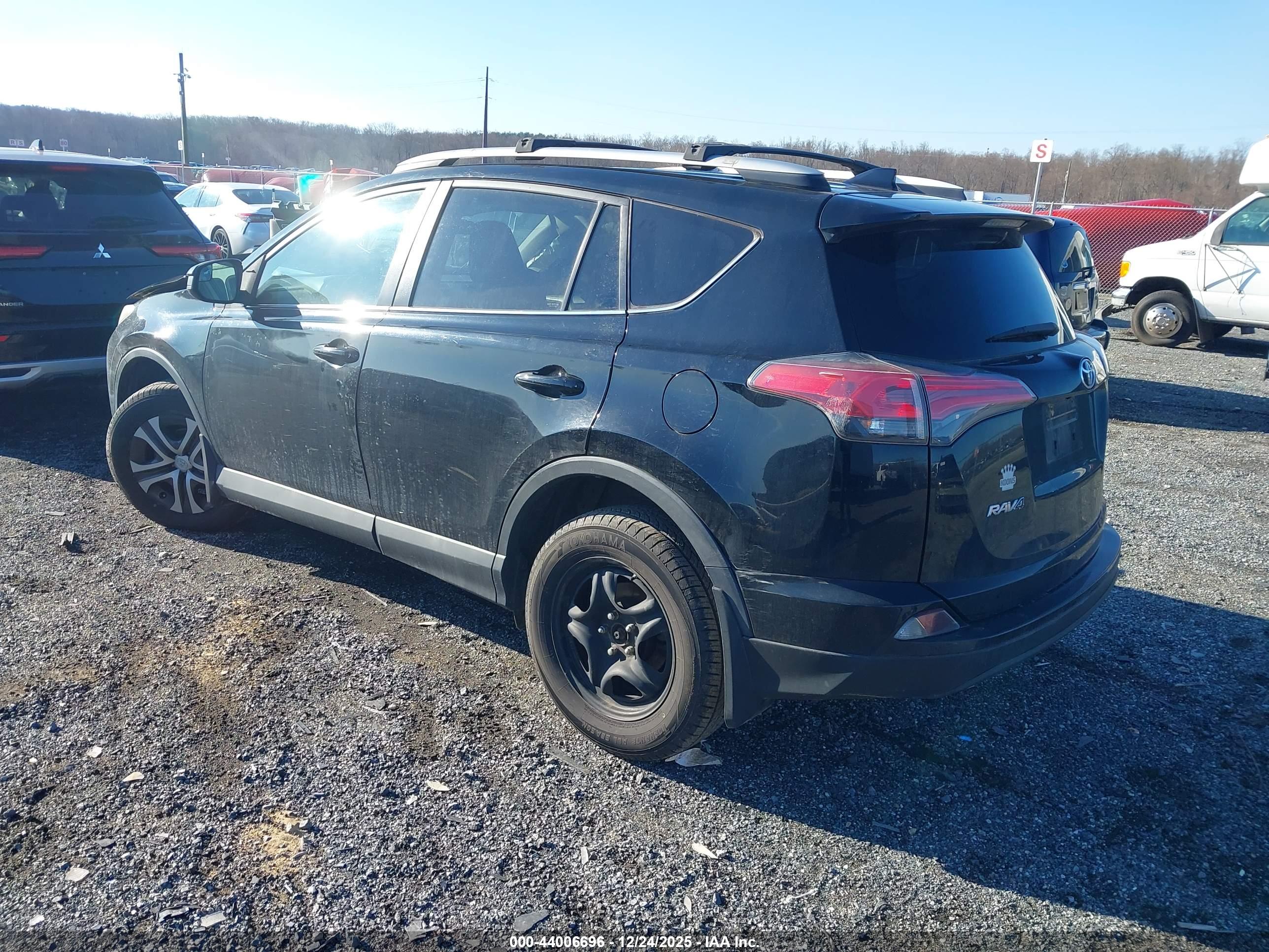 TOYOTA RAV4 image 3