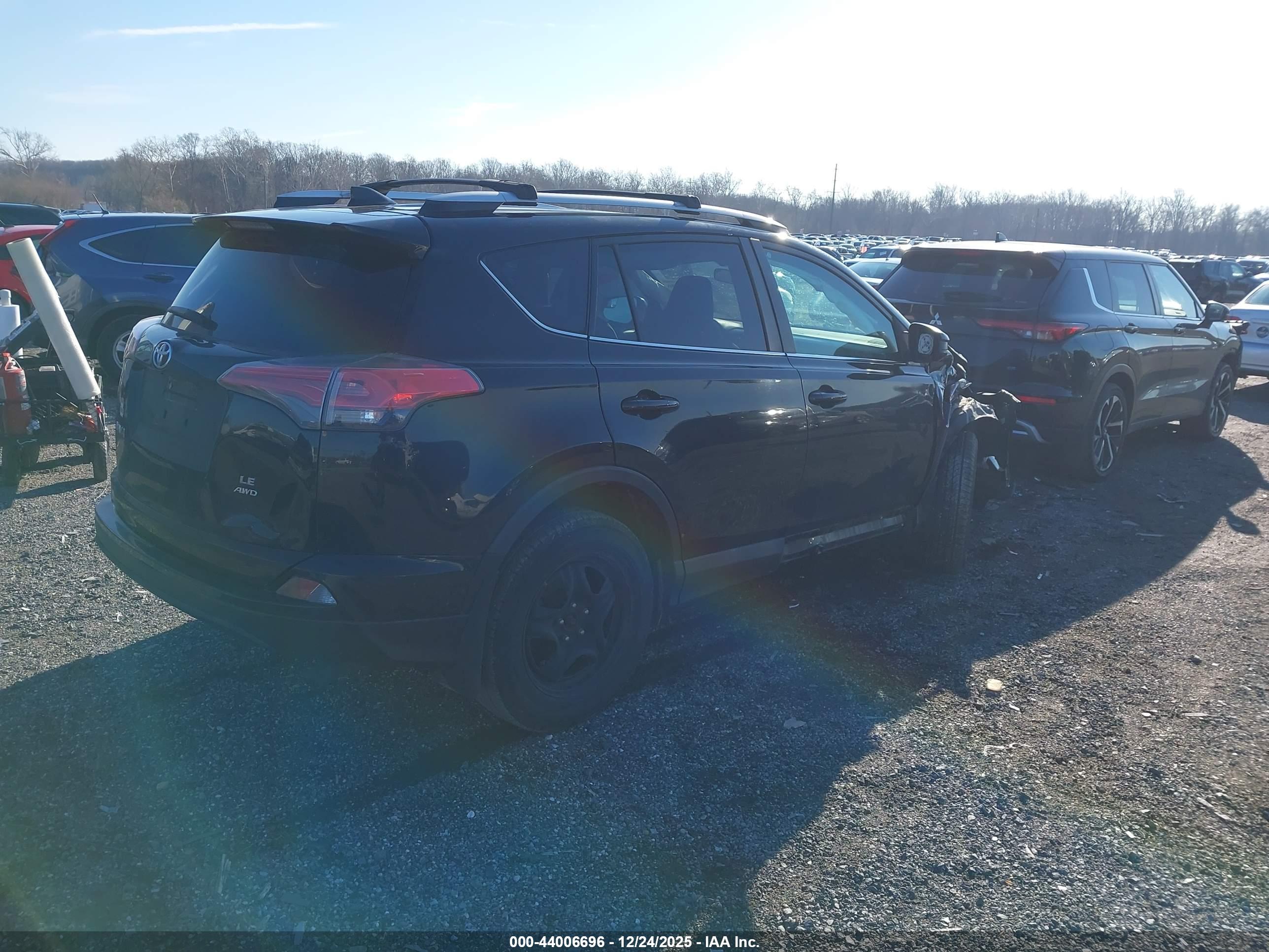 TOYOTA RAV4 image 4
