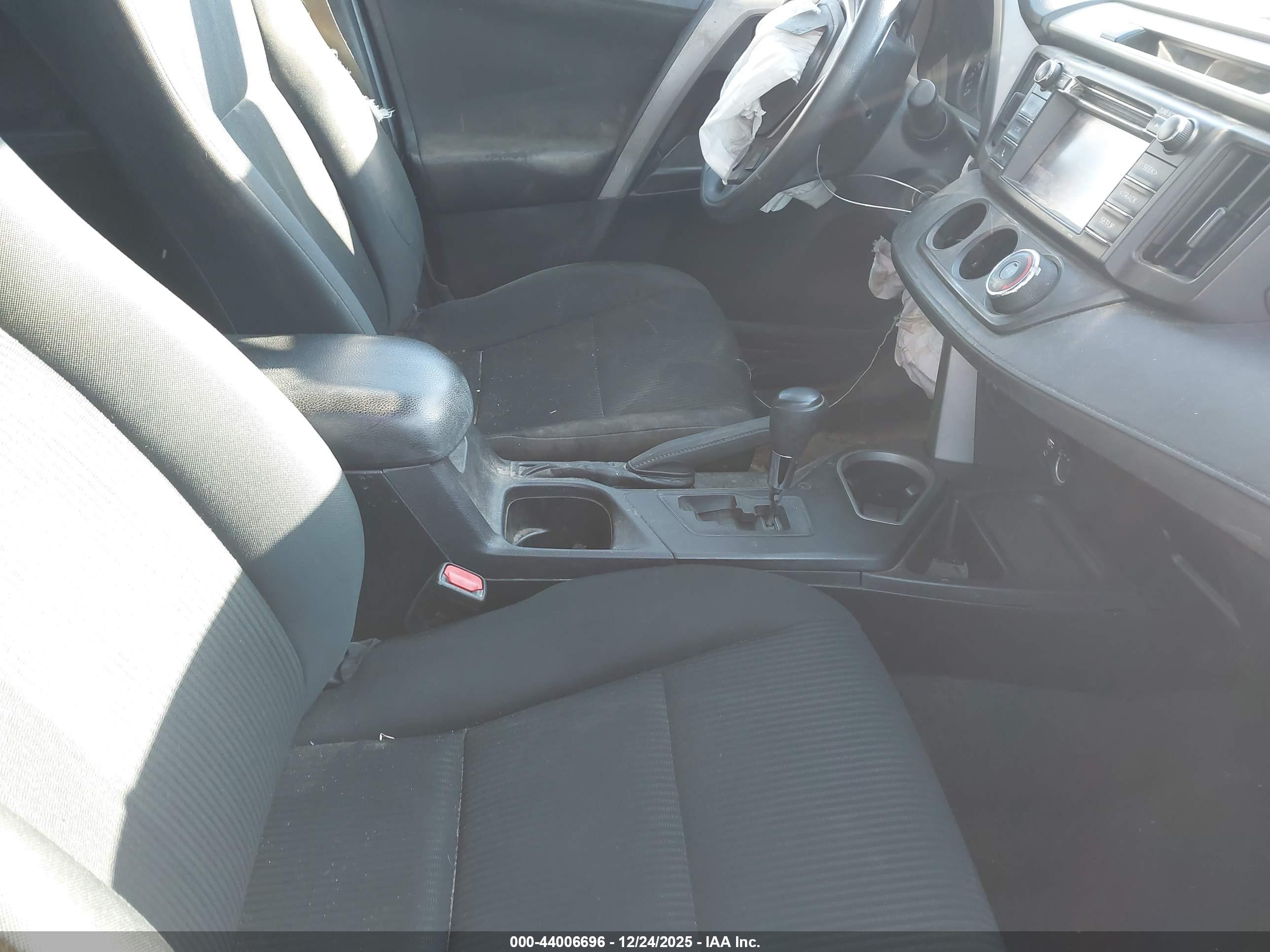 TOYOTA RAV4 image 5