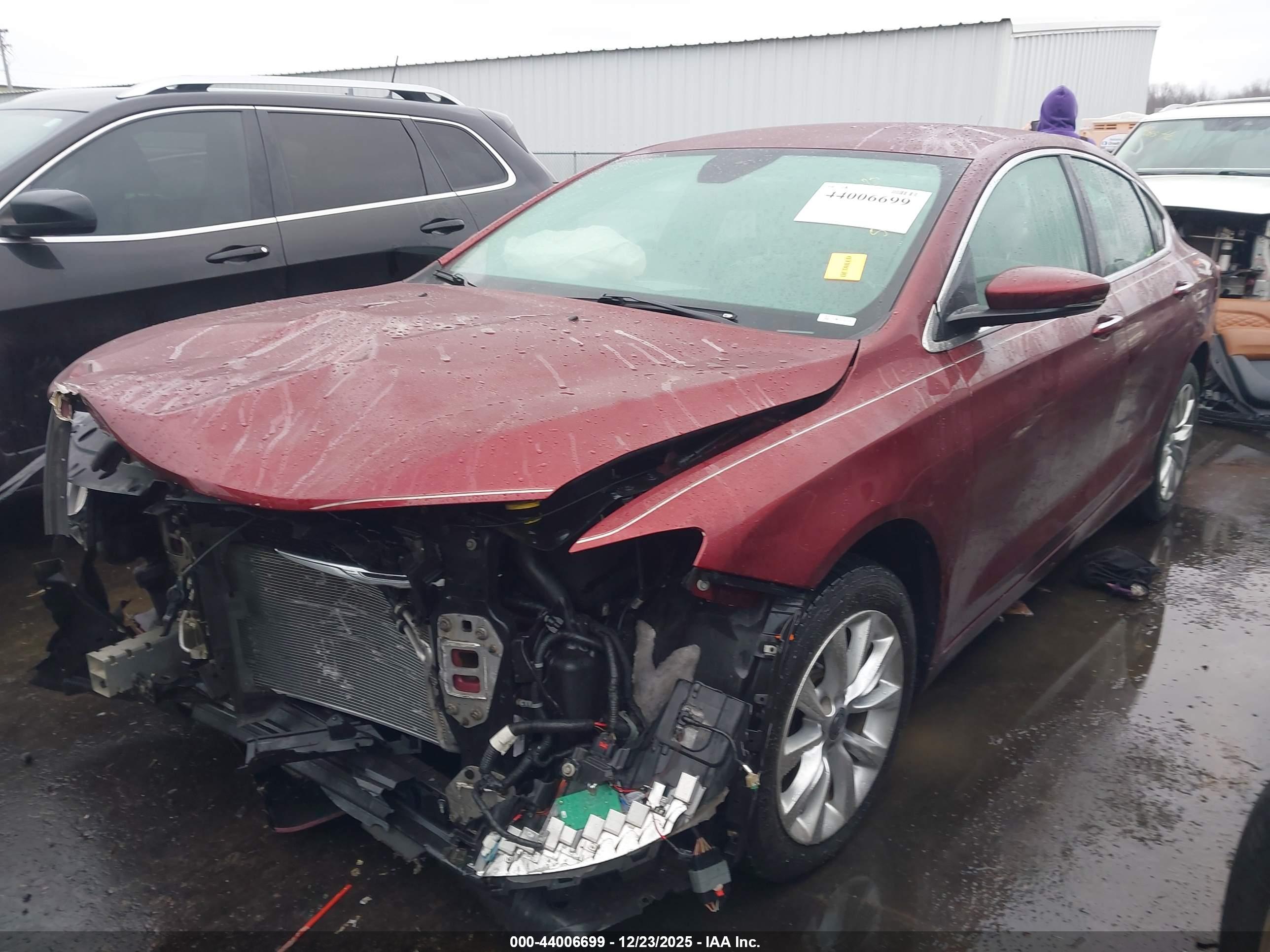CHRYSLER 200 image 2