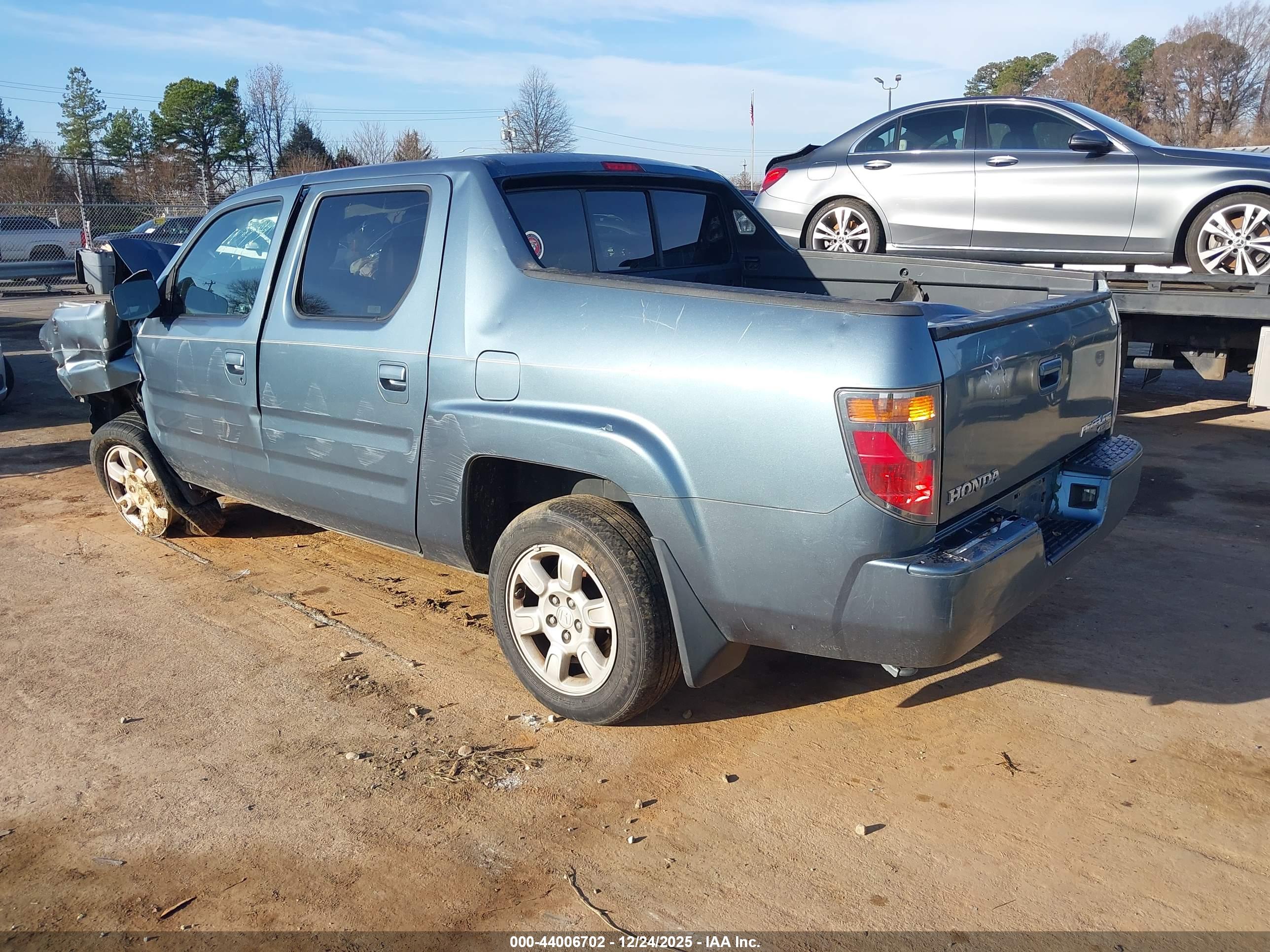 HONDA RIDGELINE image 3
