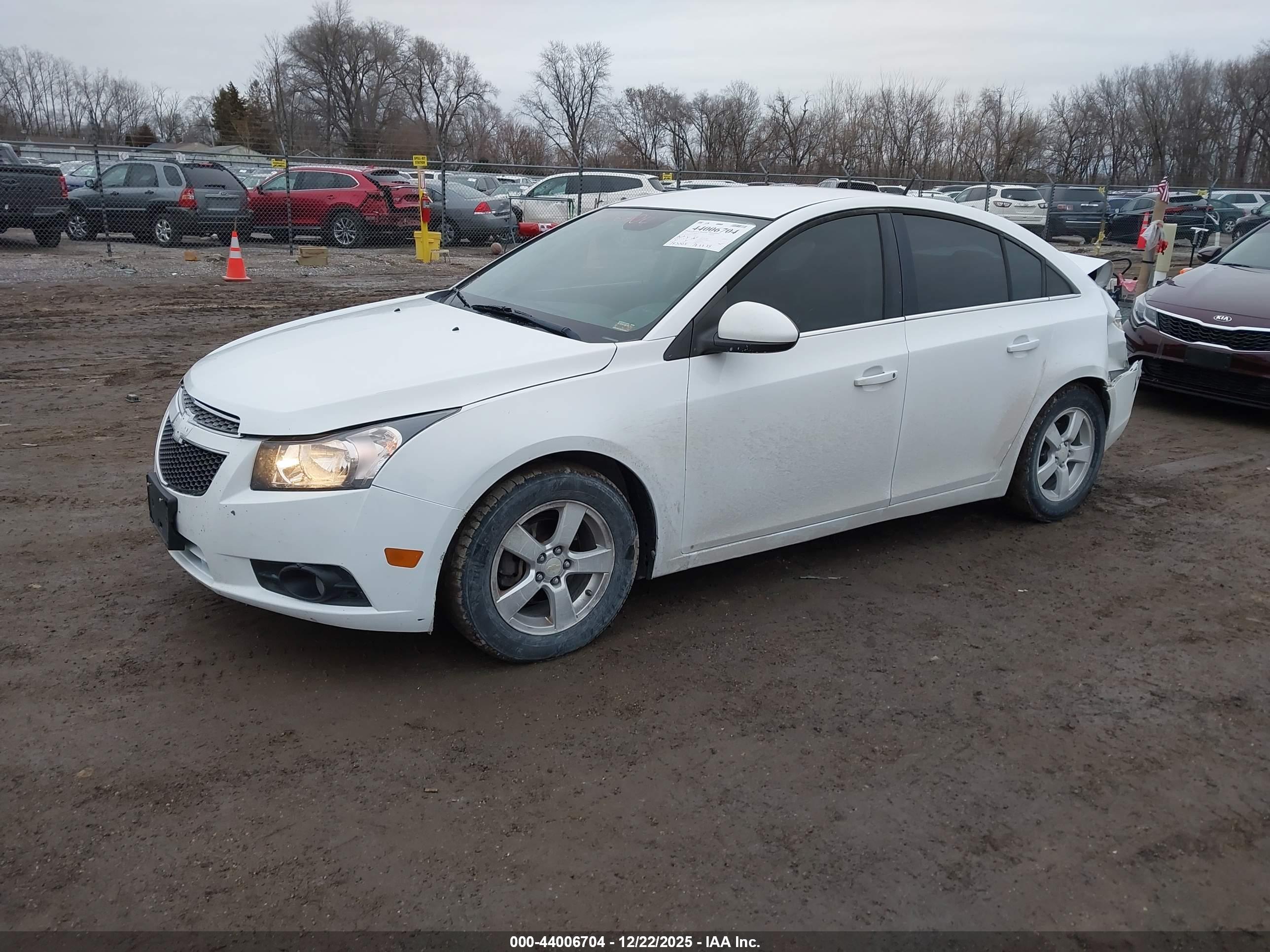 CHEVROLET CRUZE image 2