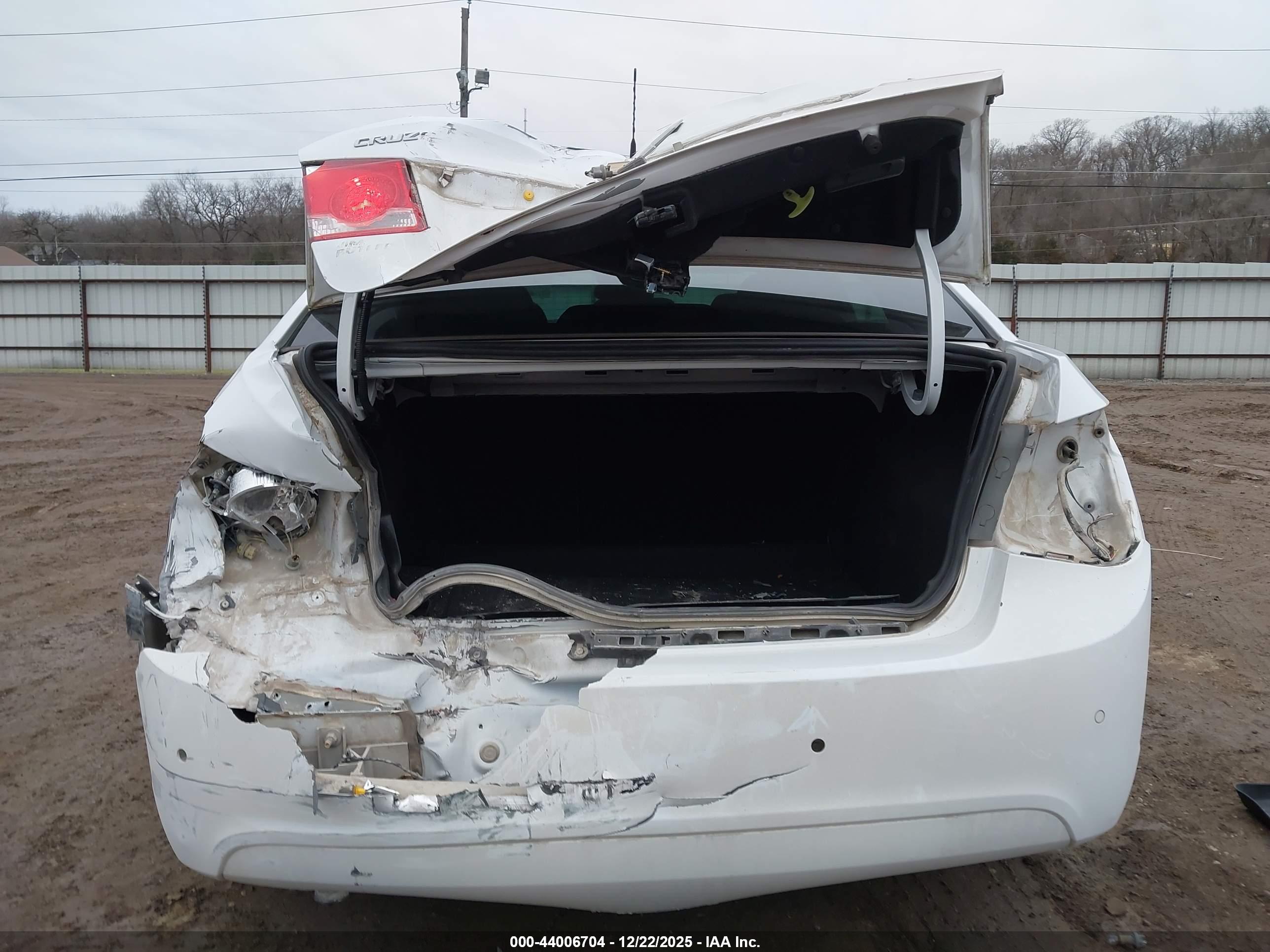CHEVROLET CRUZE image 6