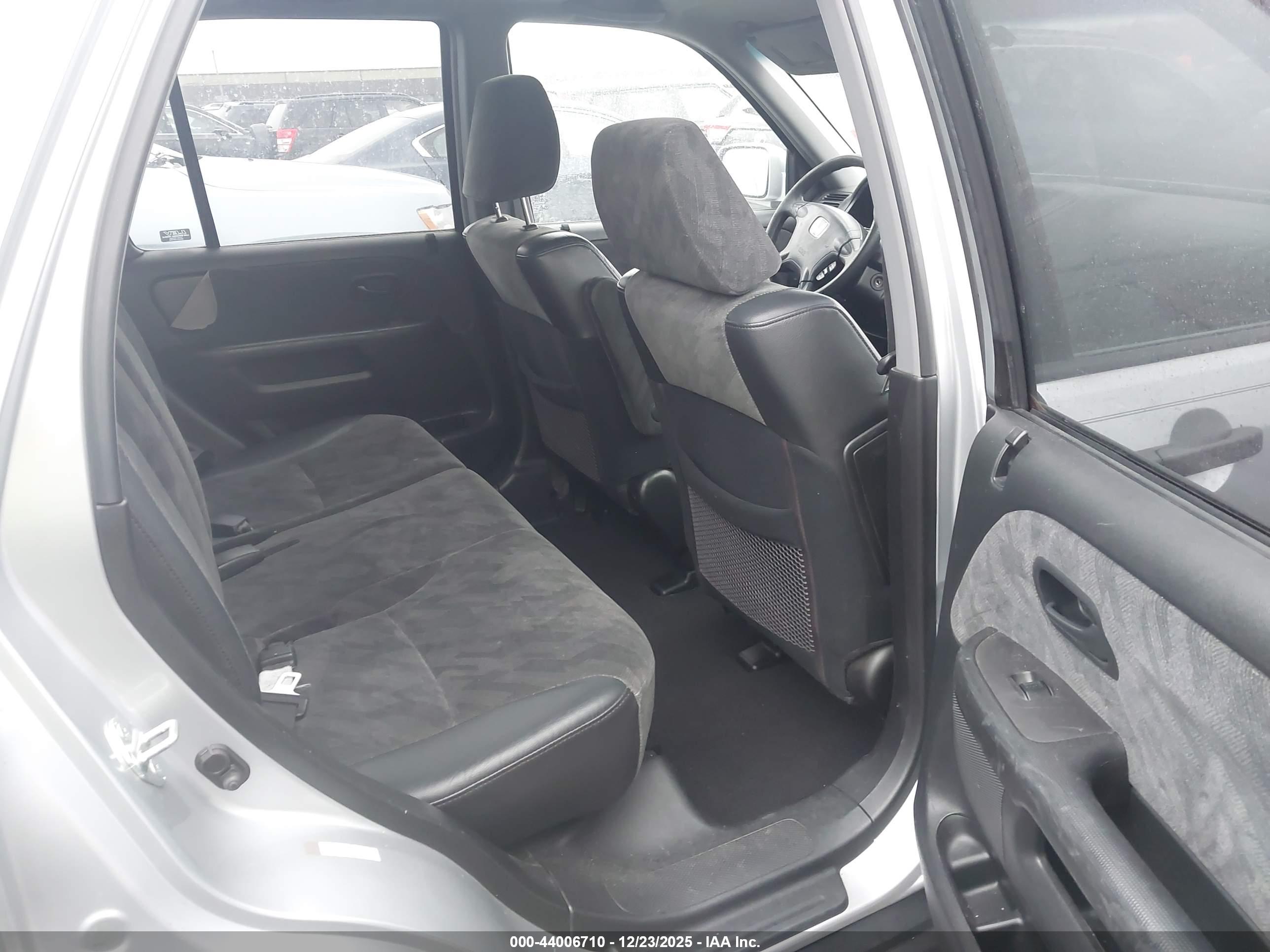 HONDA CR-V image 8
