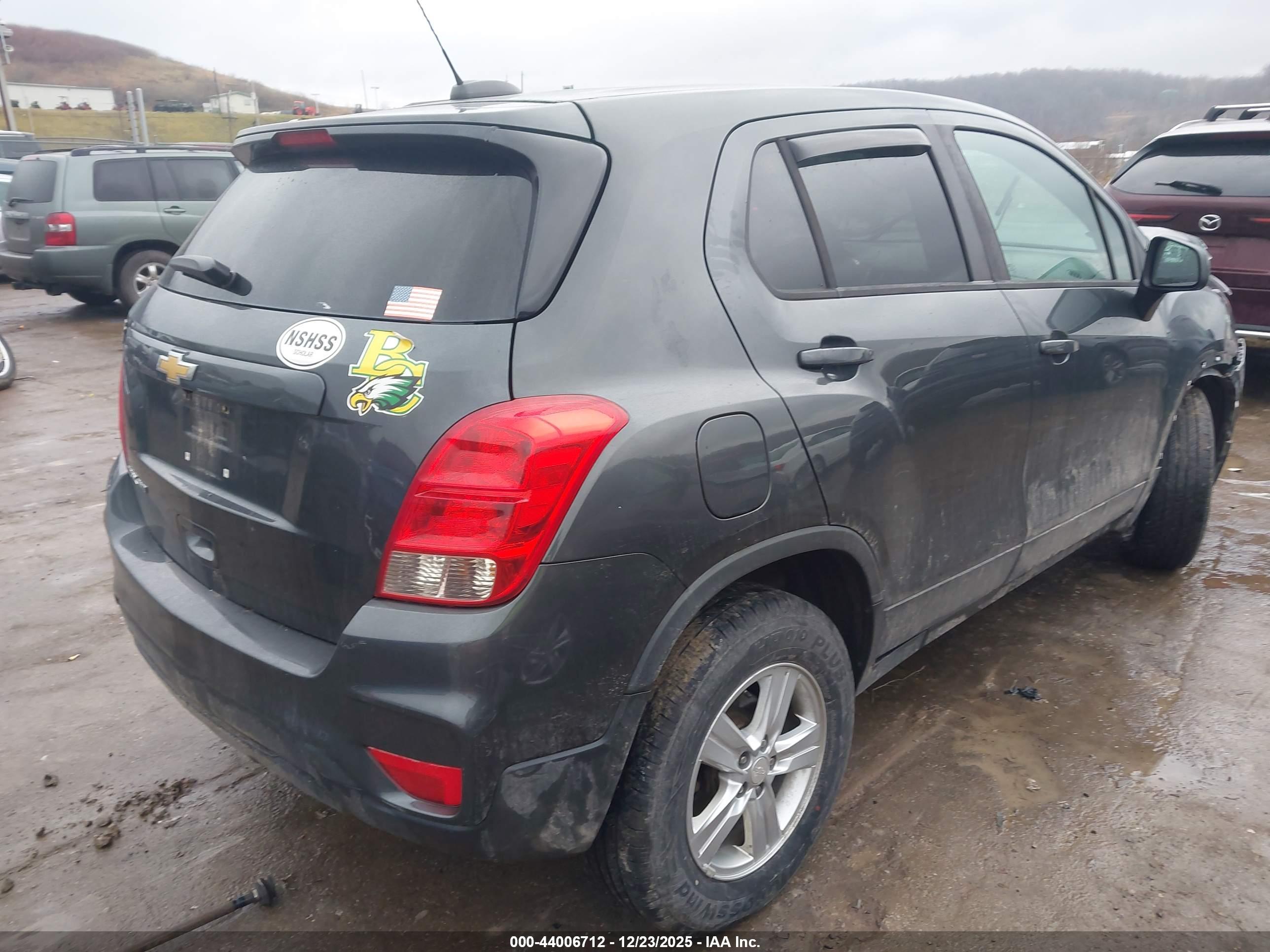 CHEVROLET TRAX image 4