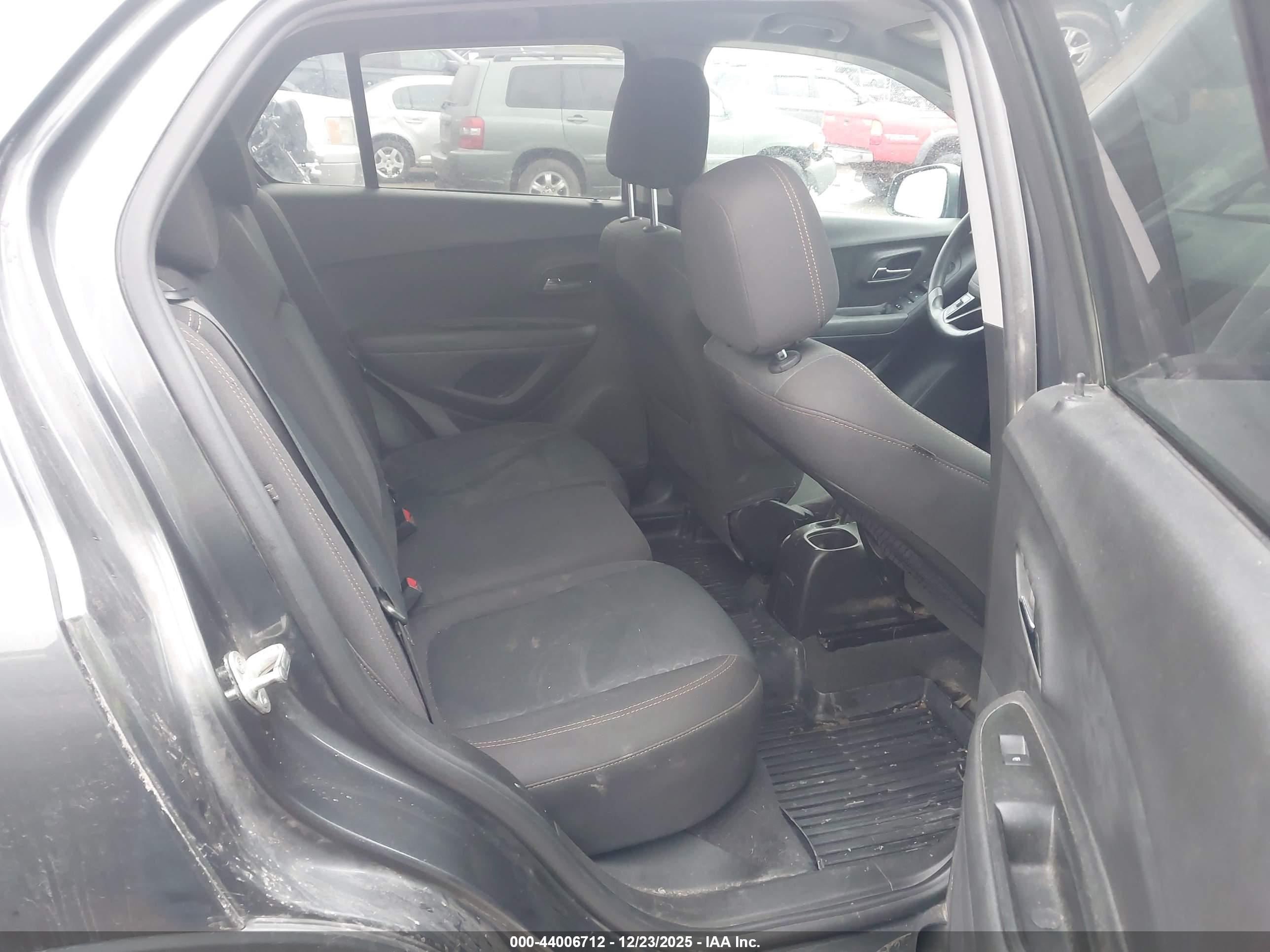 CHEVROLET TRAX image 8