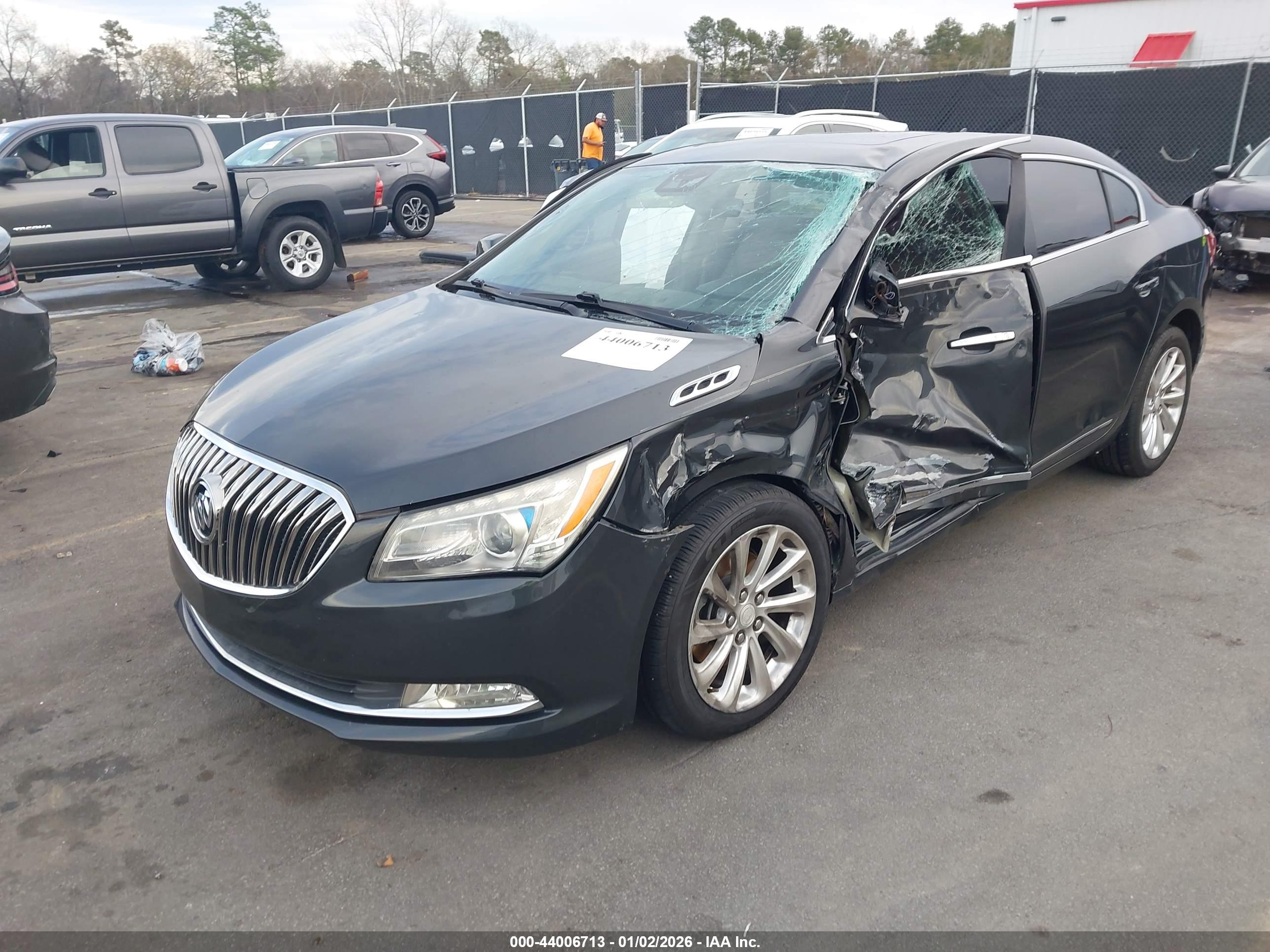 BUICK LACROSSE image 2