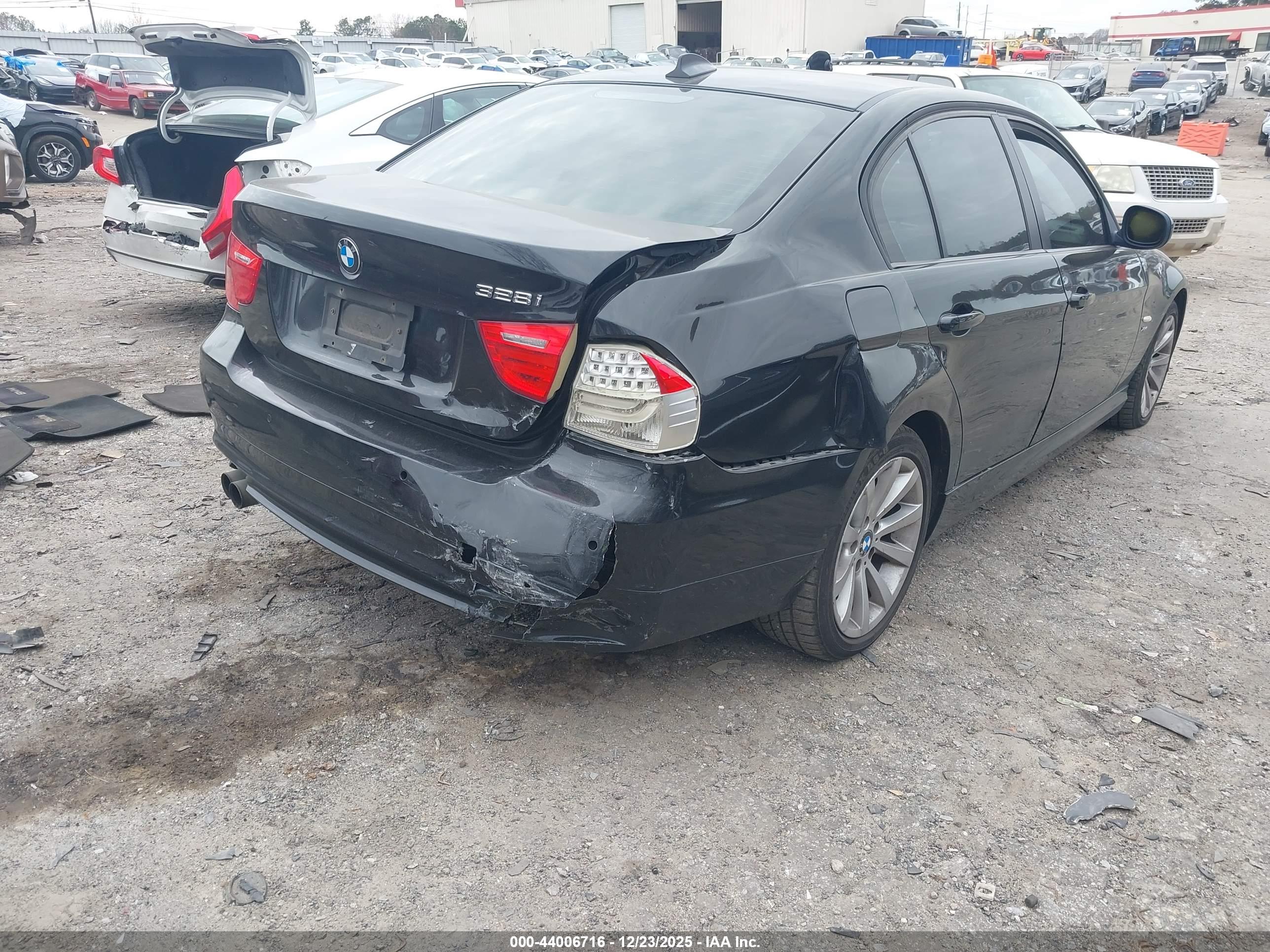 BMW 328I image 4