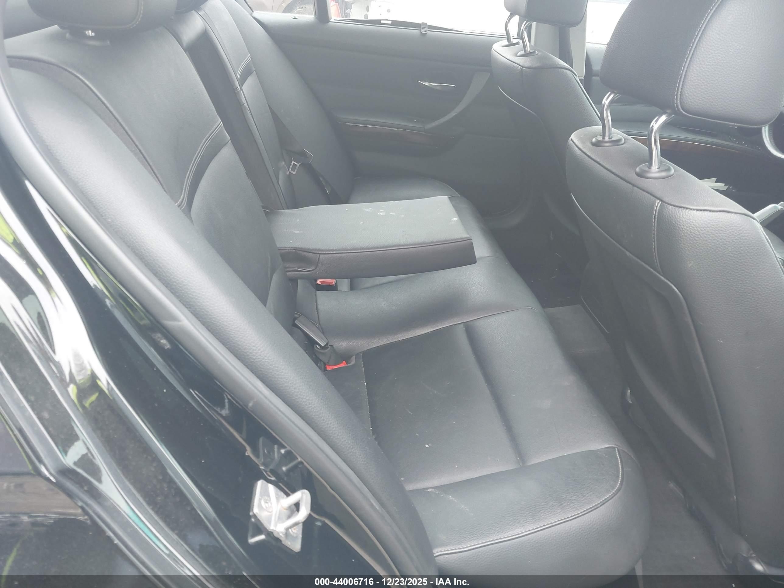 BMW 328I image 8