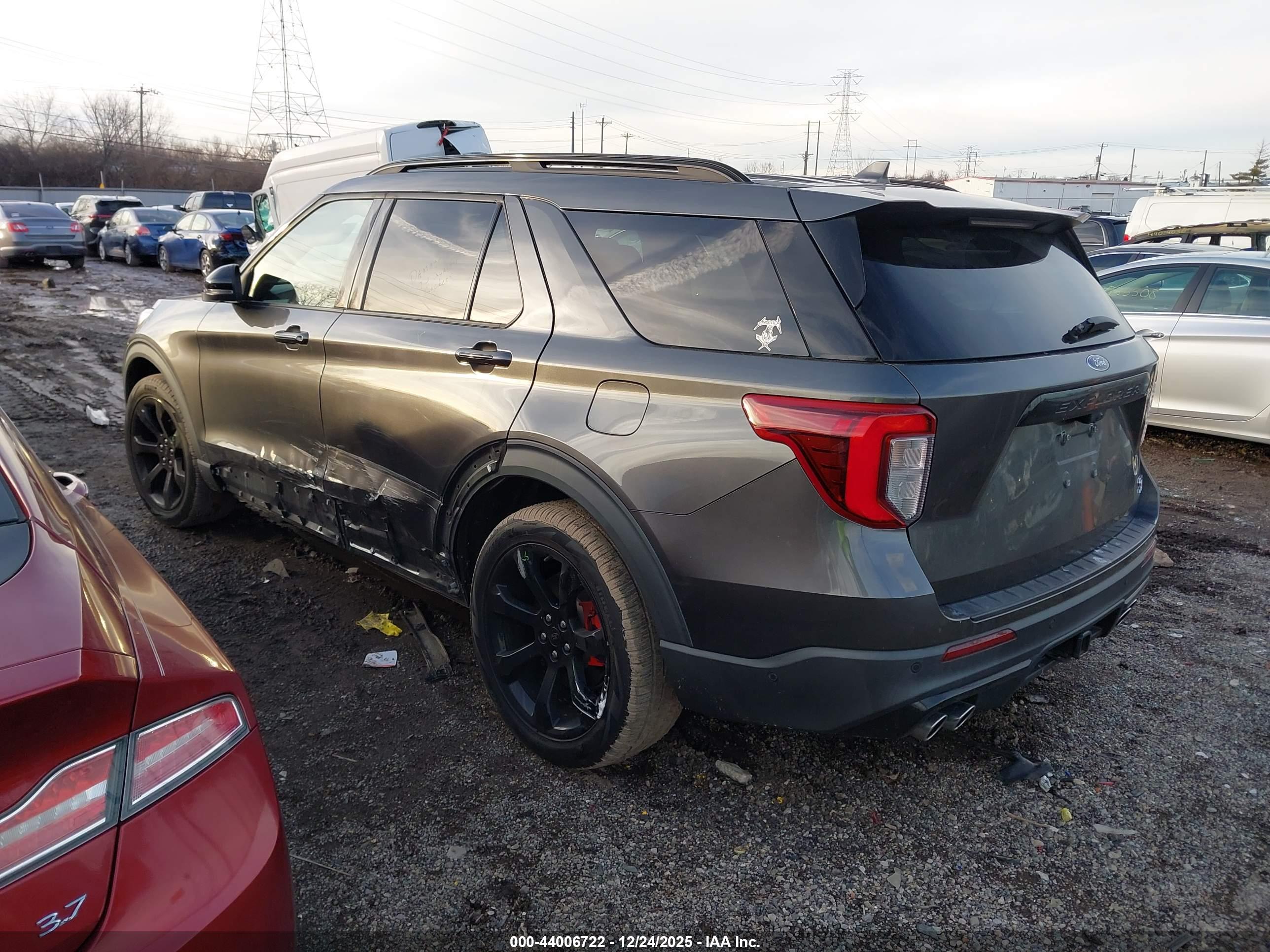FORD EXPLORER image 3