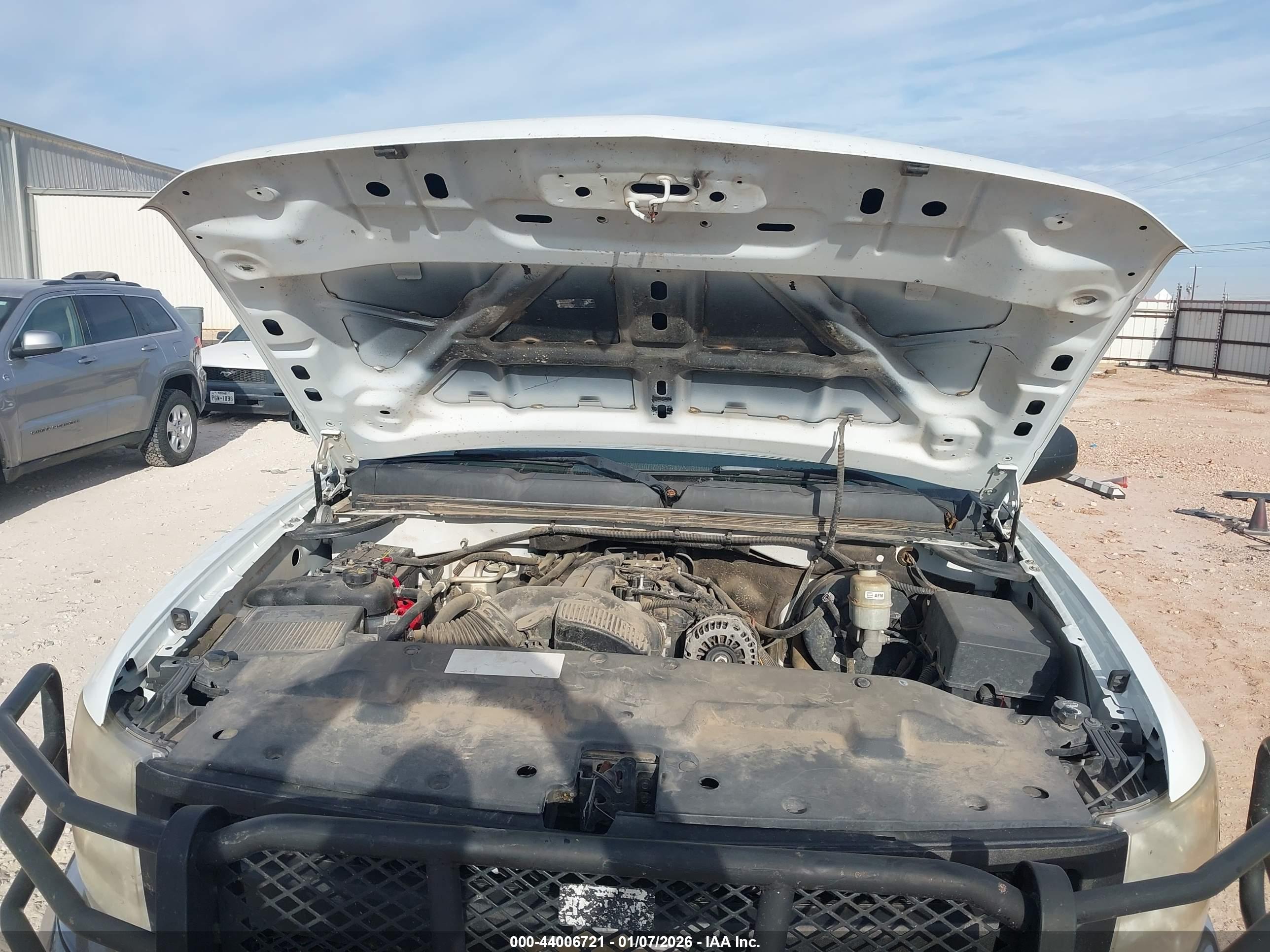 CHEVROLET SILVERADO image 10