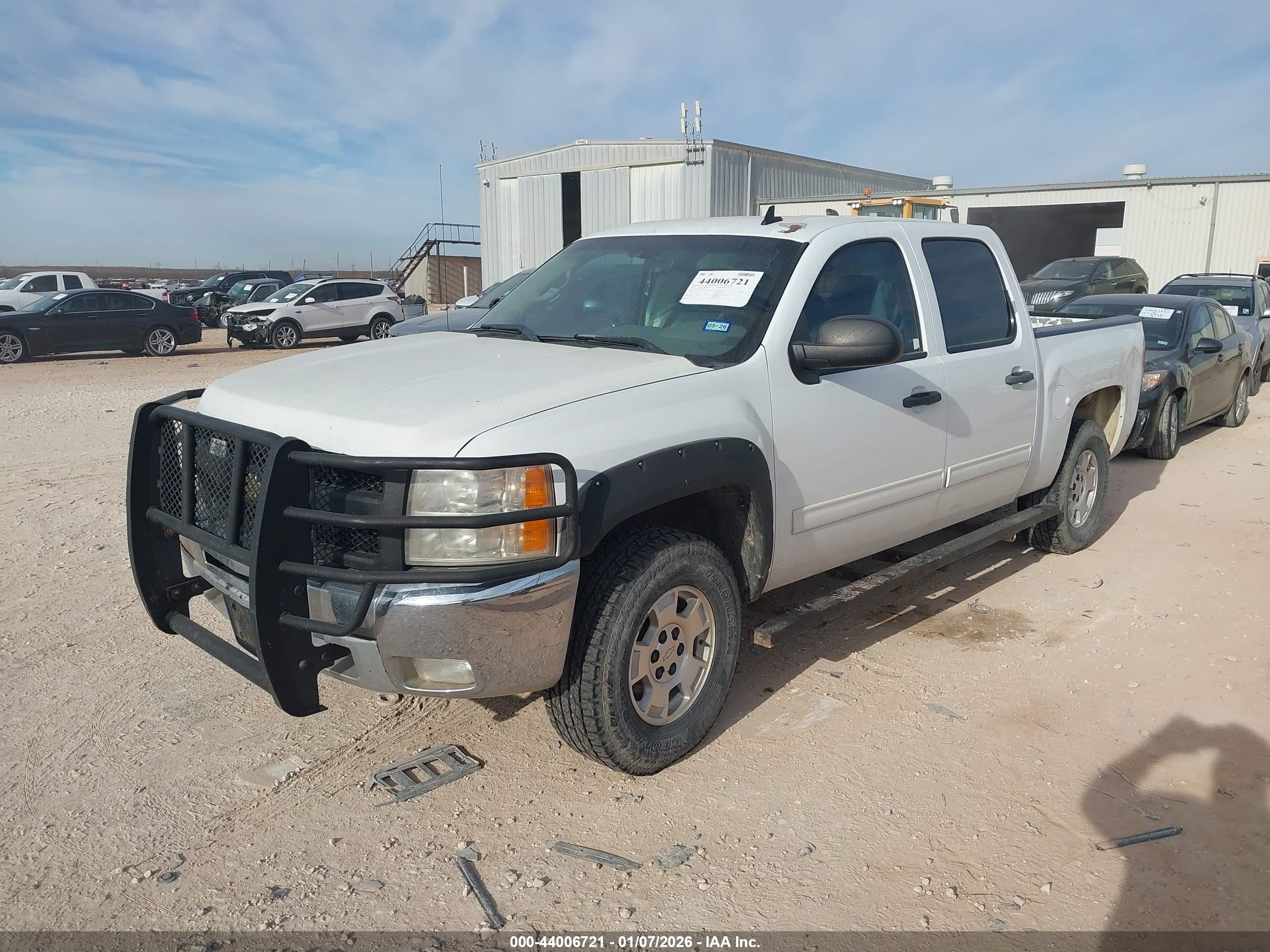 CHEVROLET SILVERADO image 2