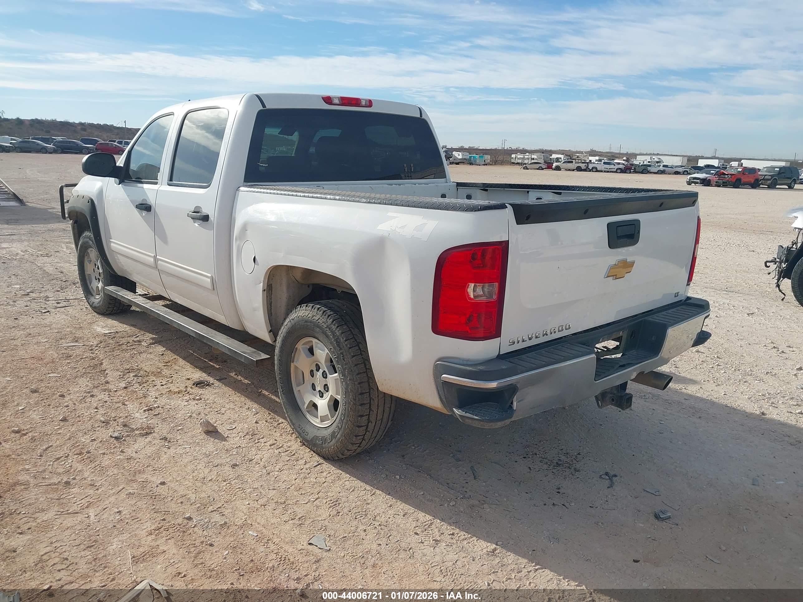 CHEVROLET SILVERADO image 3