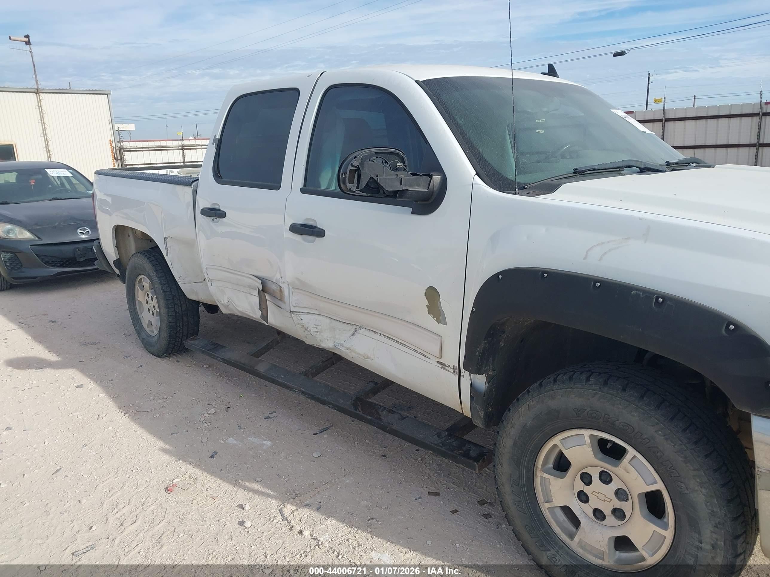 CHEVROLET SILVERADO image 6