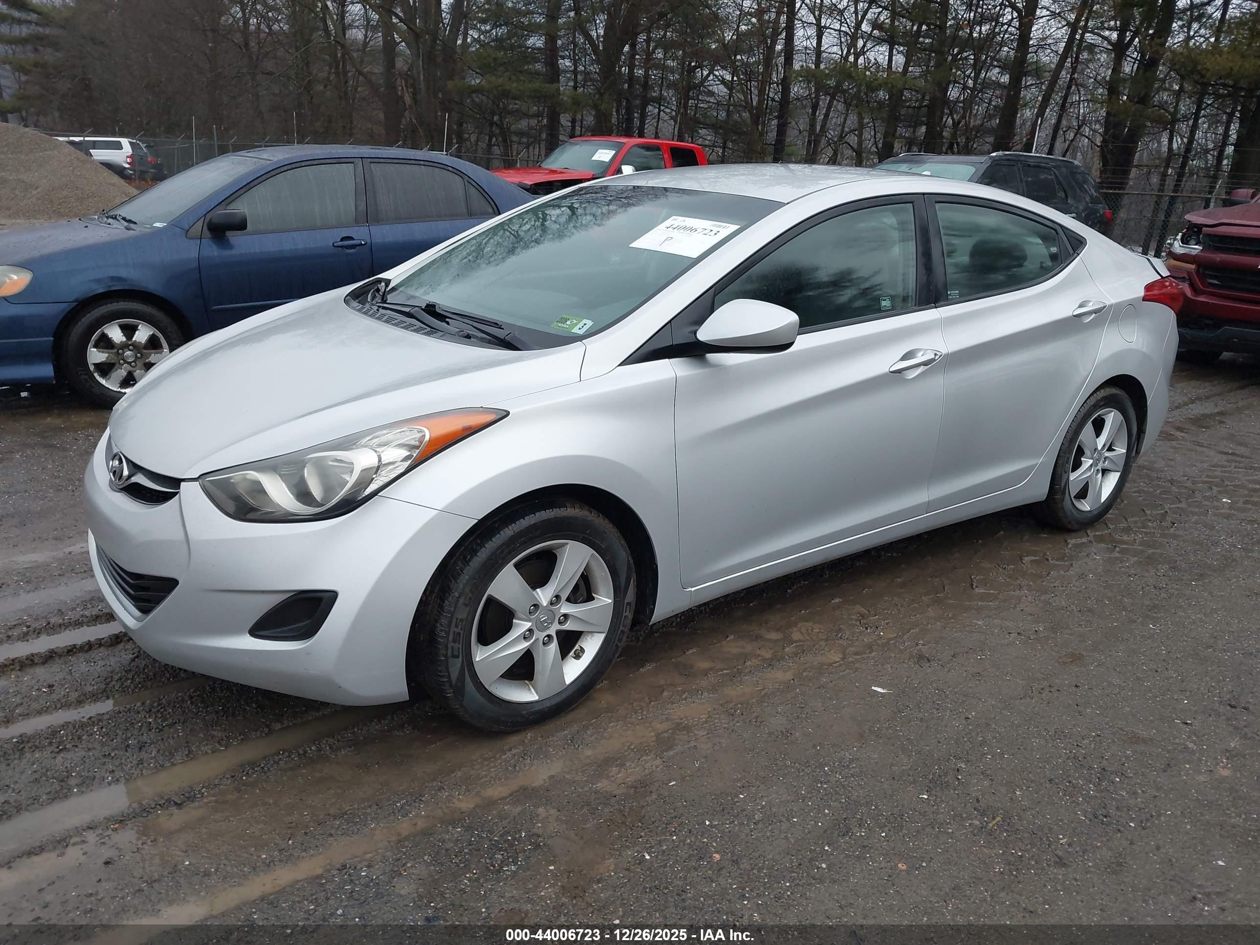 HYUNDAI ELANTRA image 2