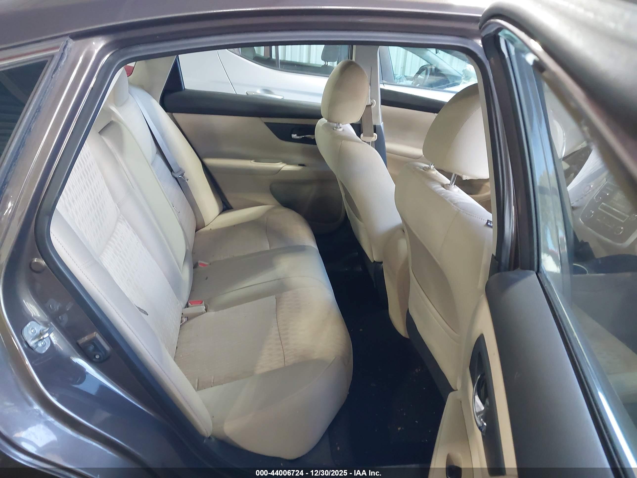 NISSAN ALTIMA image 8