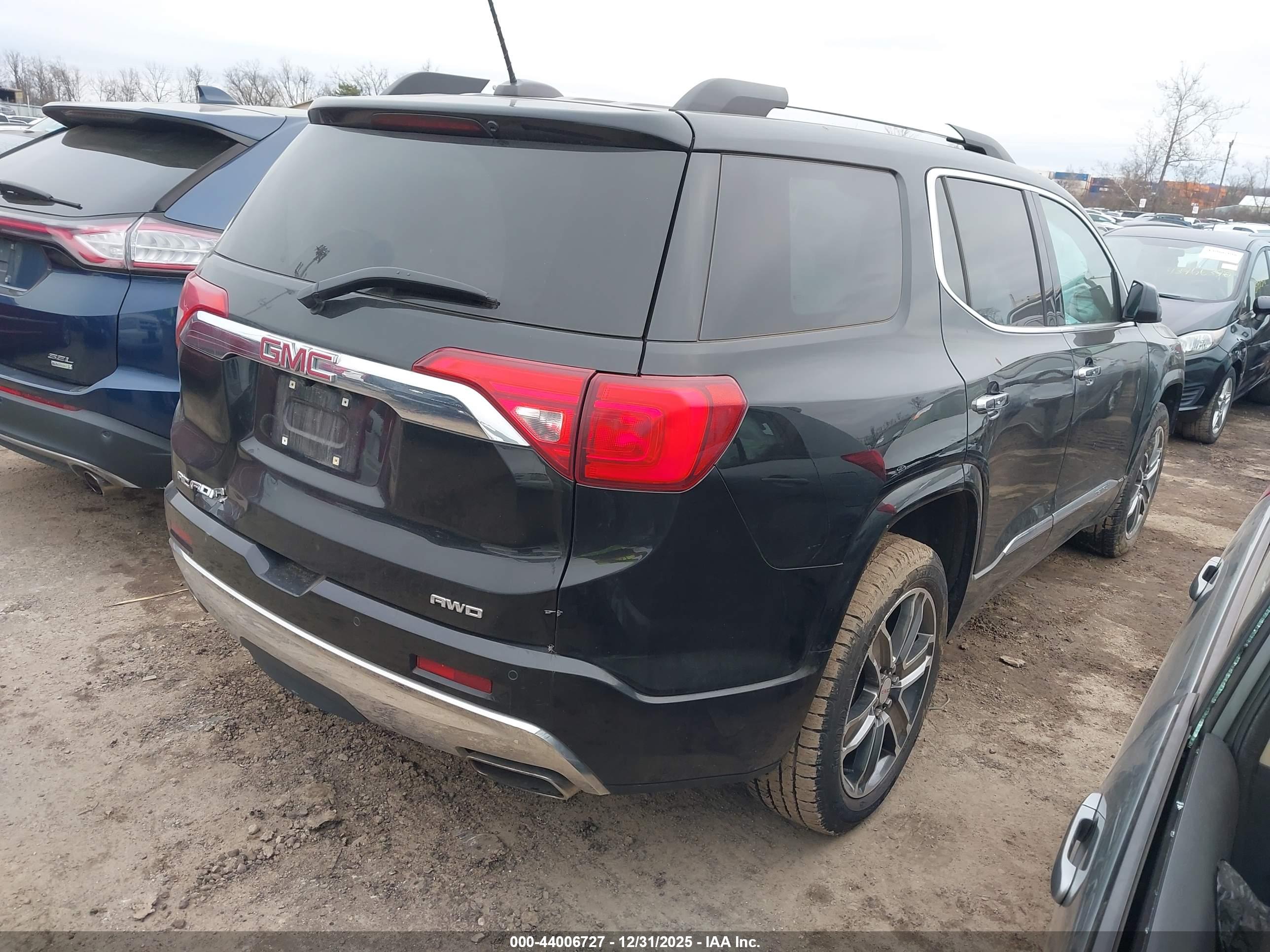 GMC ACADIA image 4