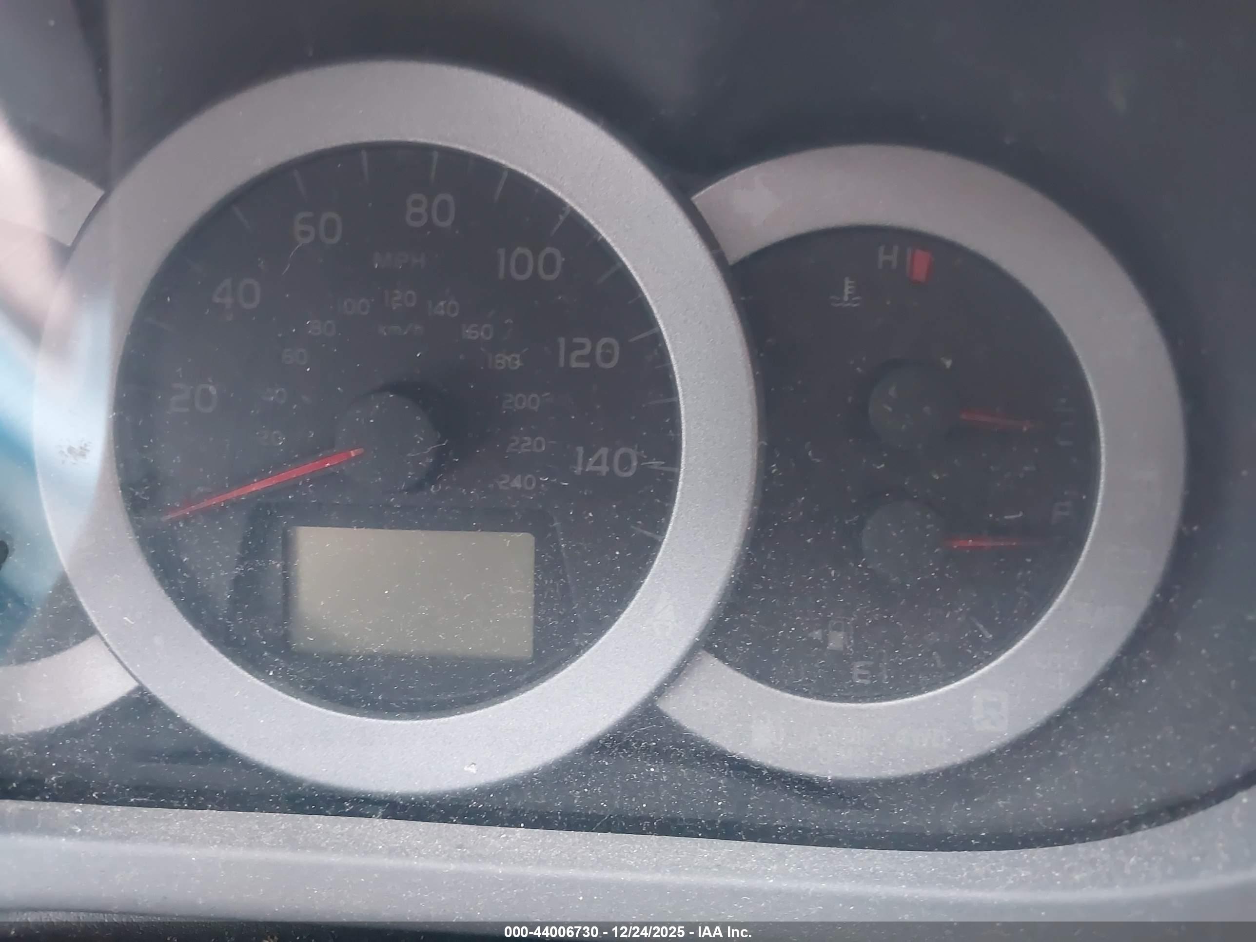 TOYOTA RAV4 image 7