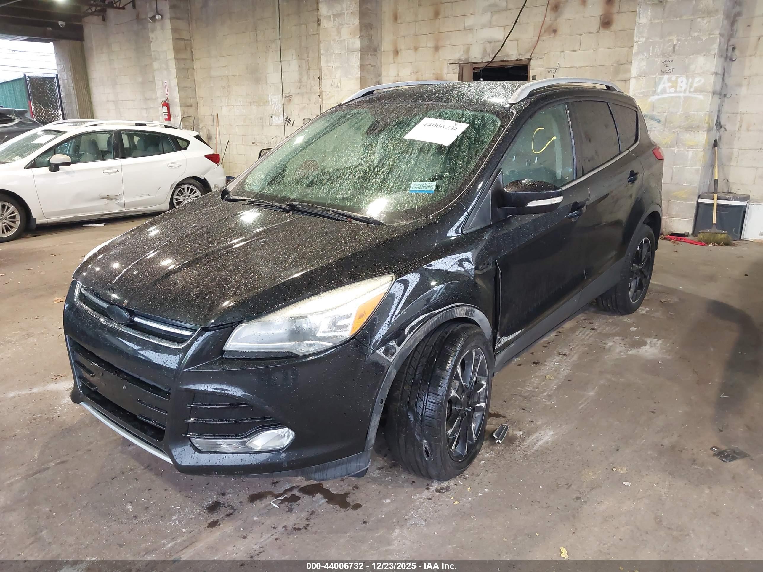 FORD ESCAPE image 2