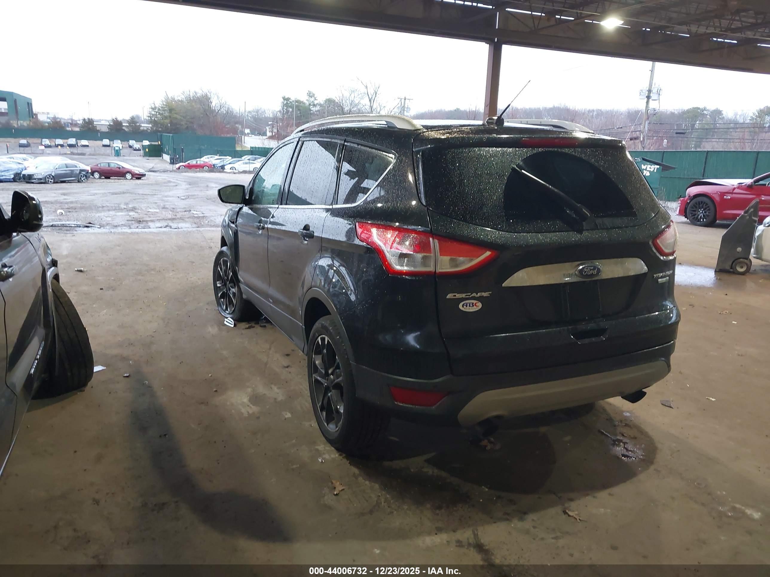 FORD ESCAPE image 3
