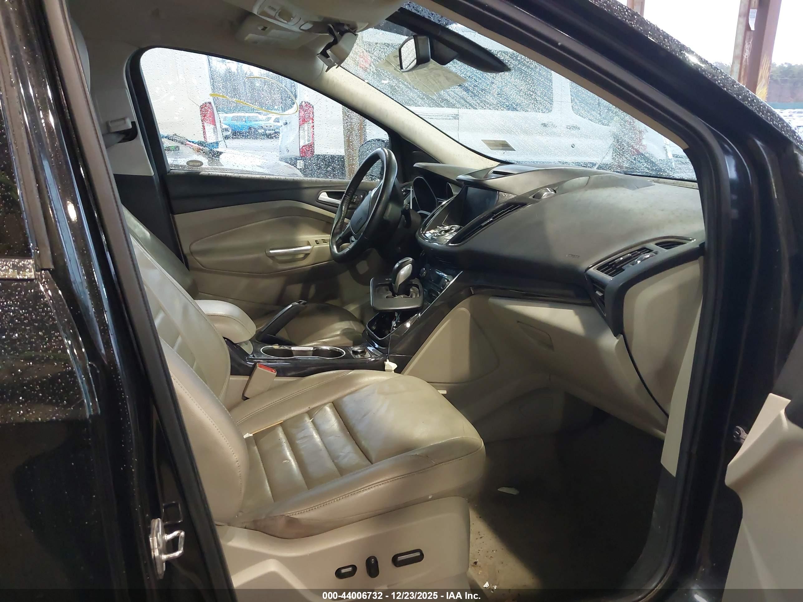 FORD ESCAPE image 5