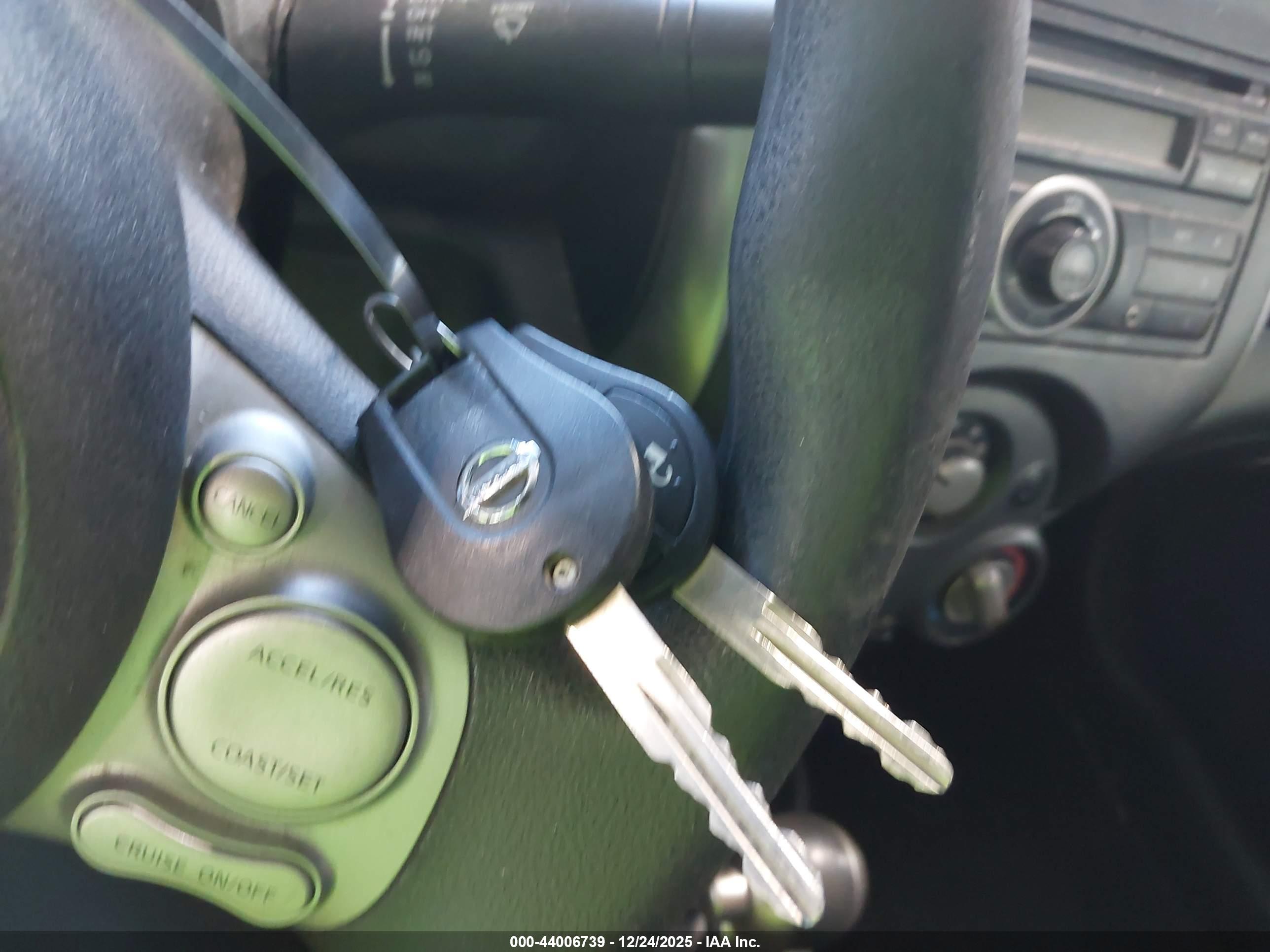 NISSAN VERSA image 11