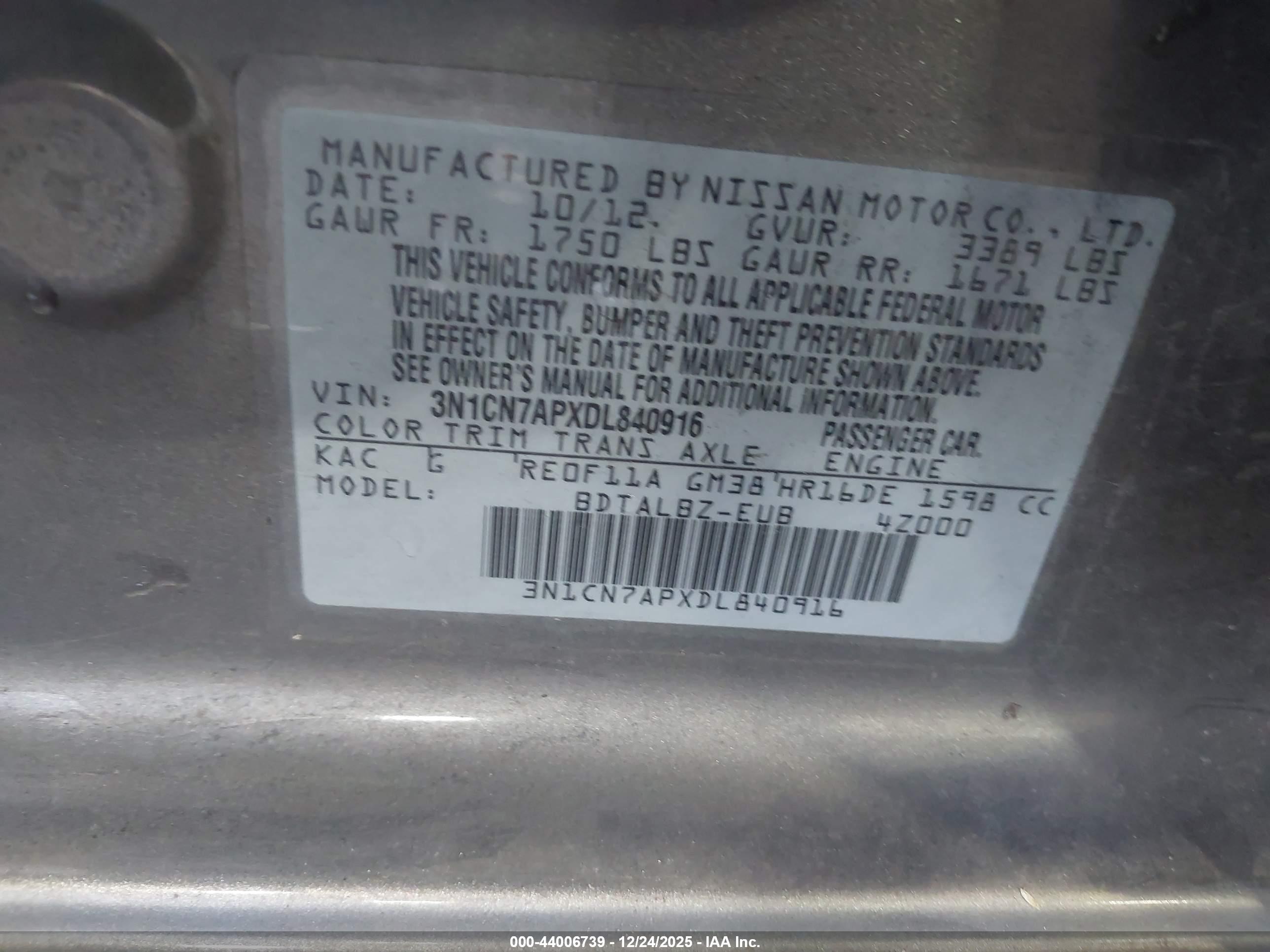NISSAN VERSA image 9