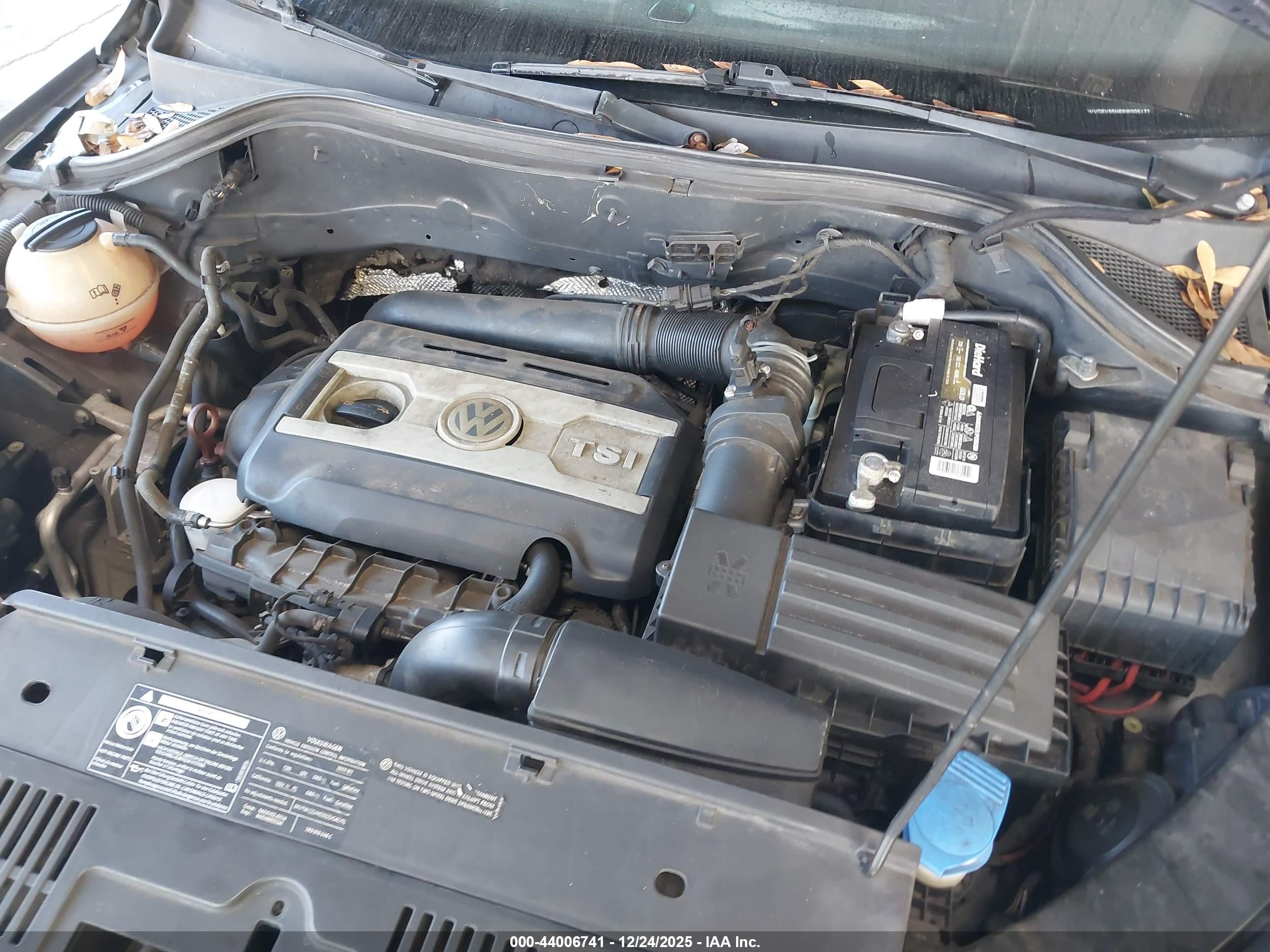 VOLKSWAGEN TIGUAN image 6