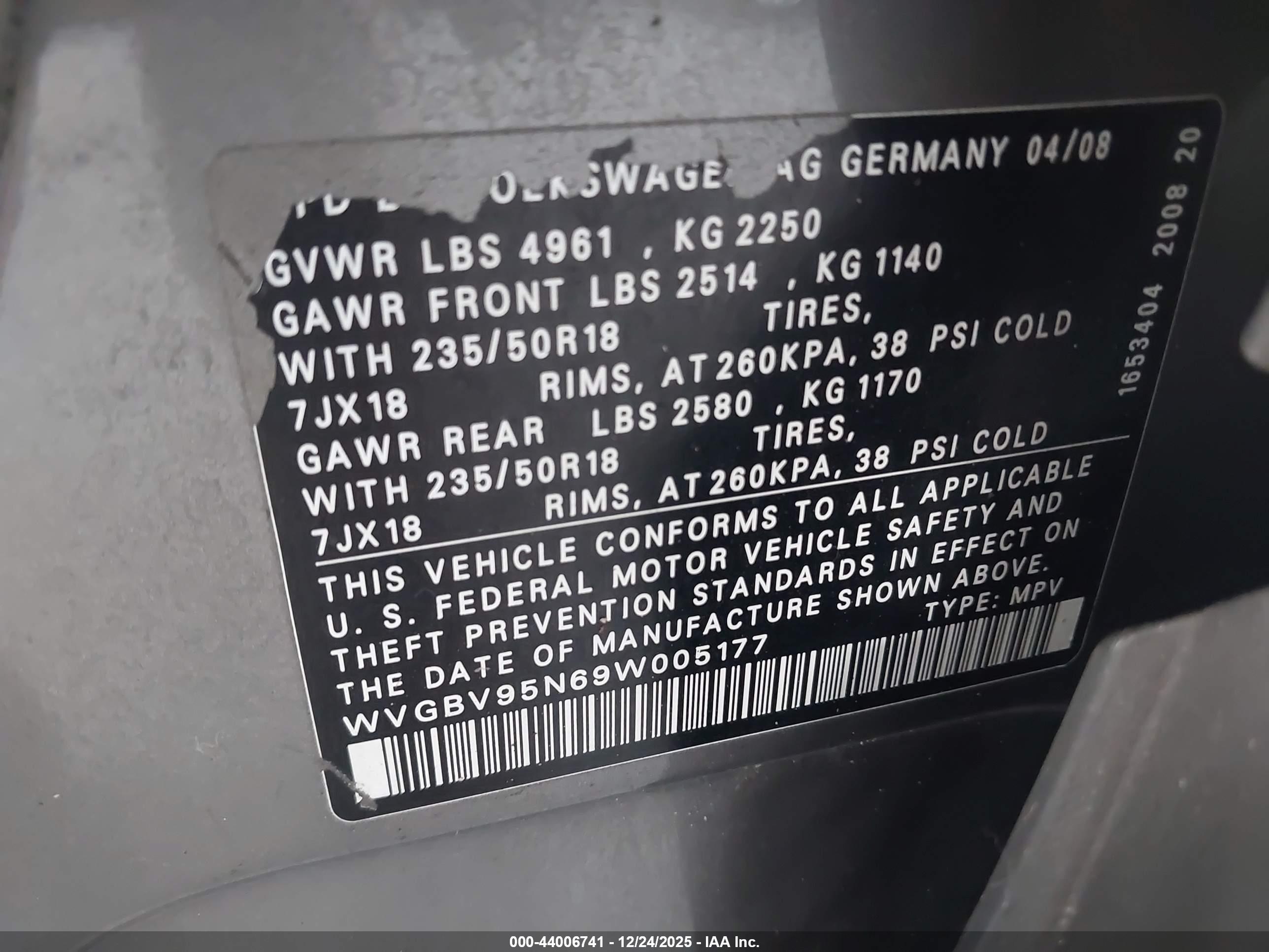 VOLKSWAGEN TIGUAN image 9