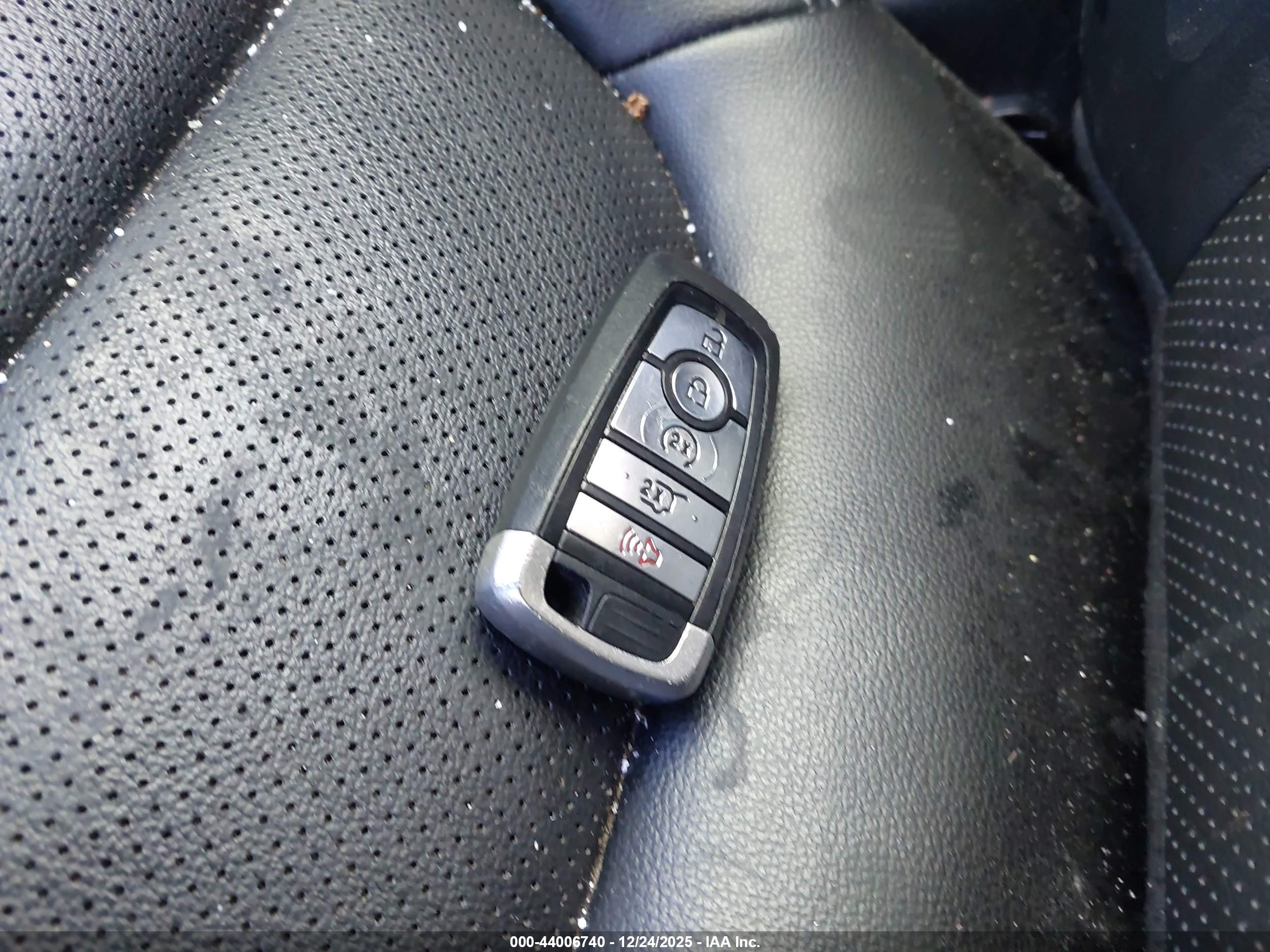 FORD ESCAPE image 11