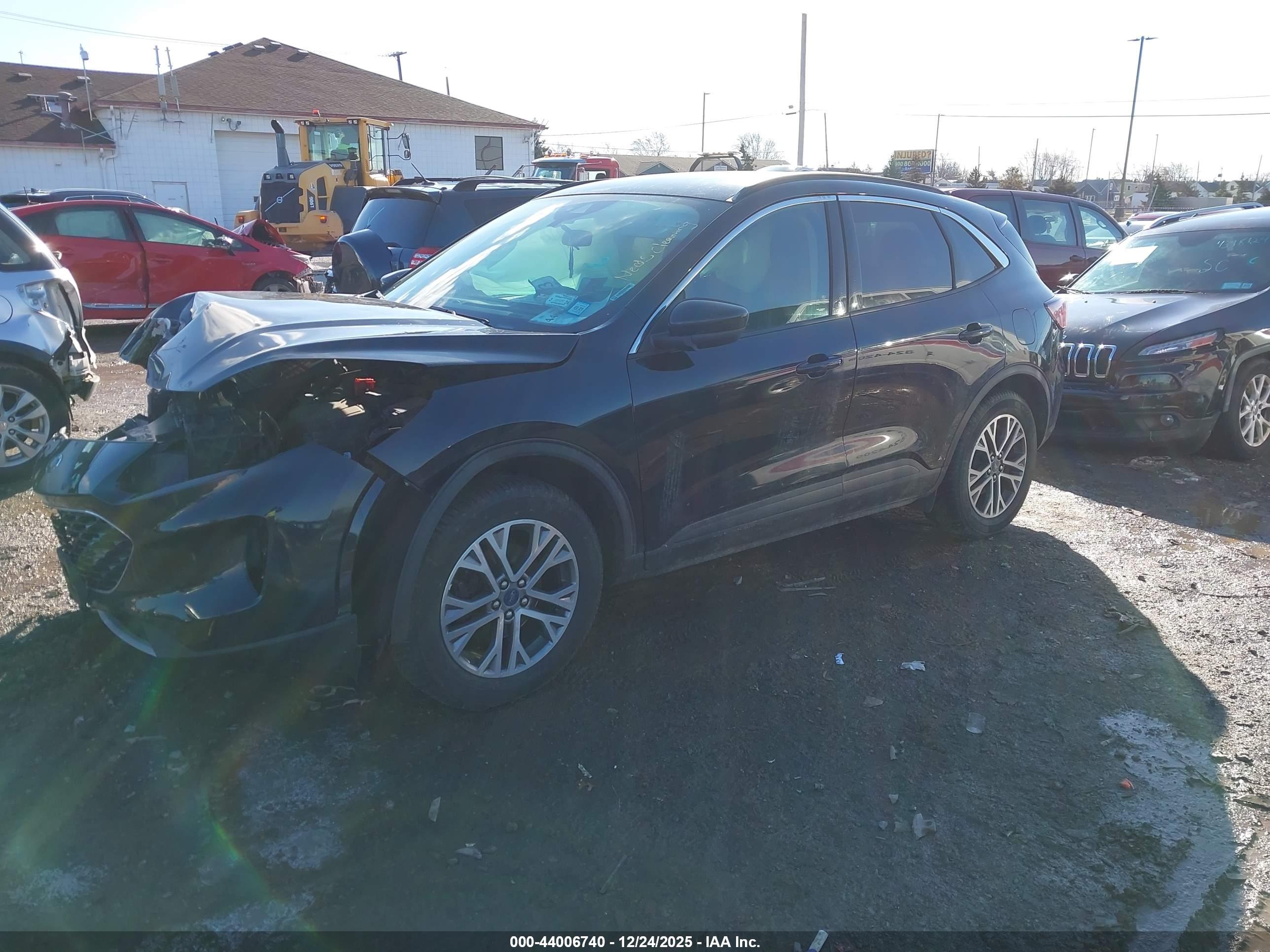 FORD ESCAPE image 2