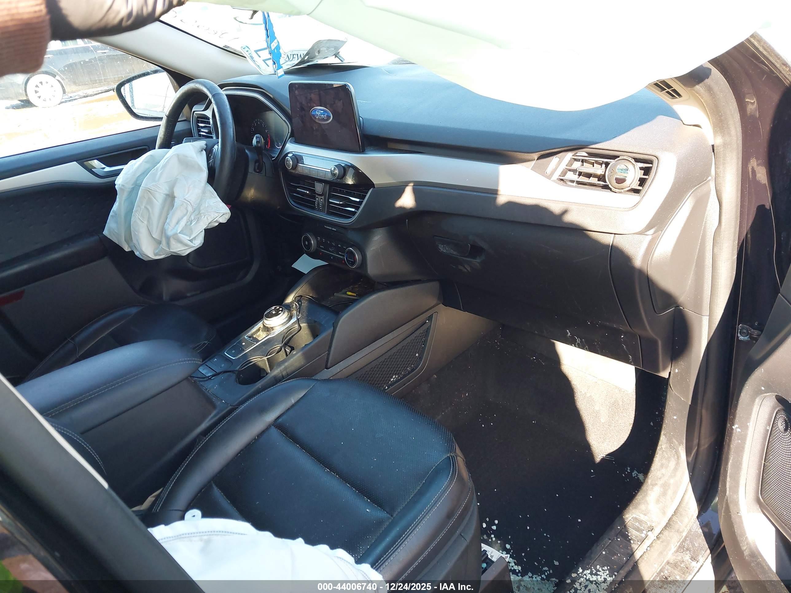 FORD ESCAPE image 5