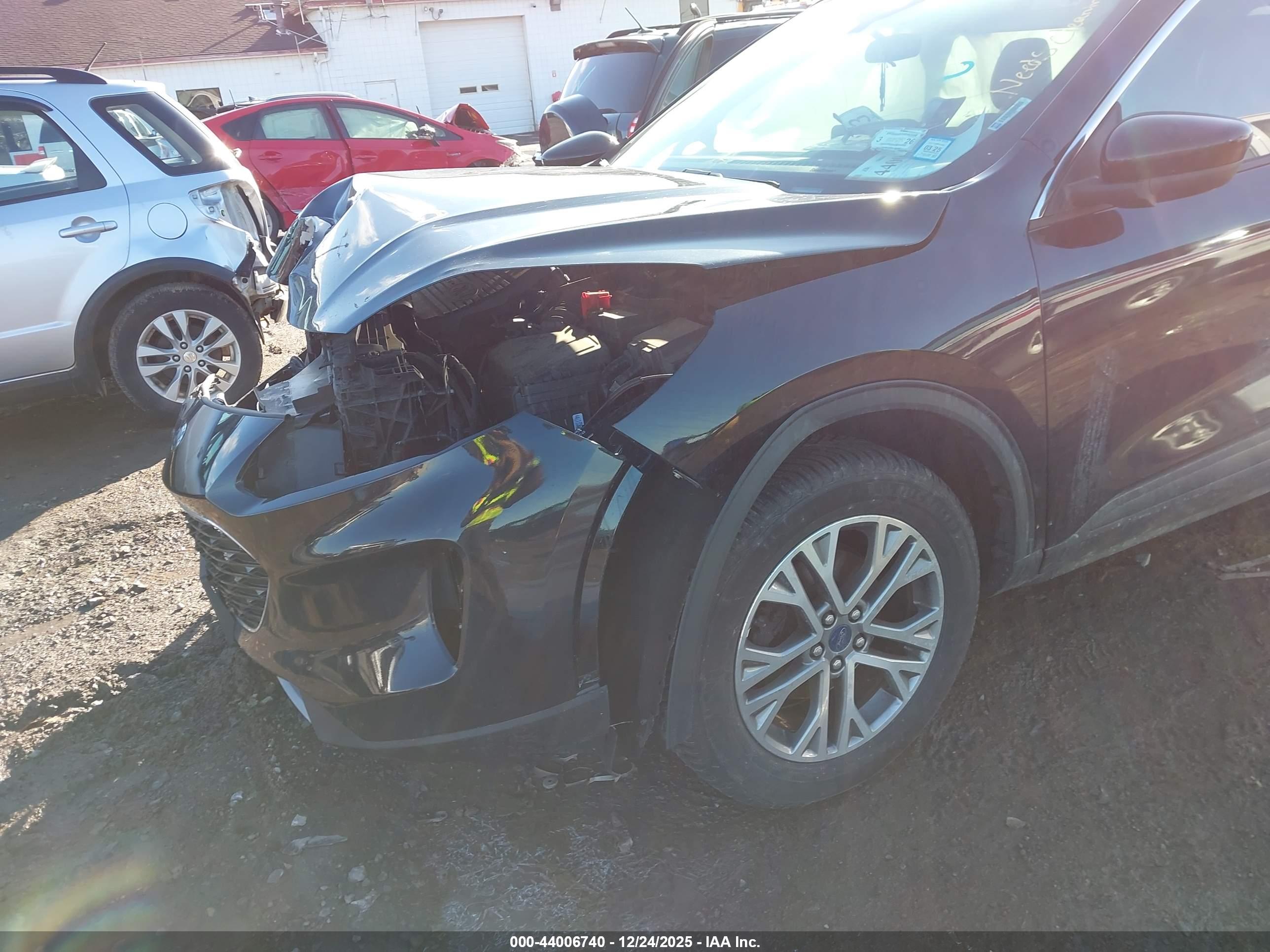 FORD ESCAPE image 6