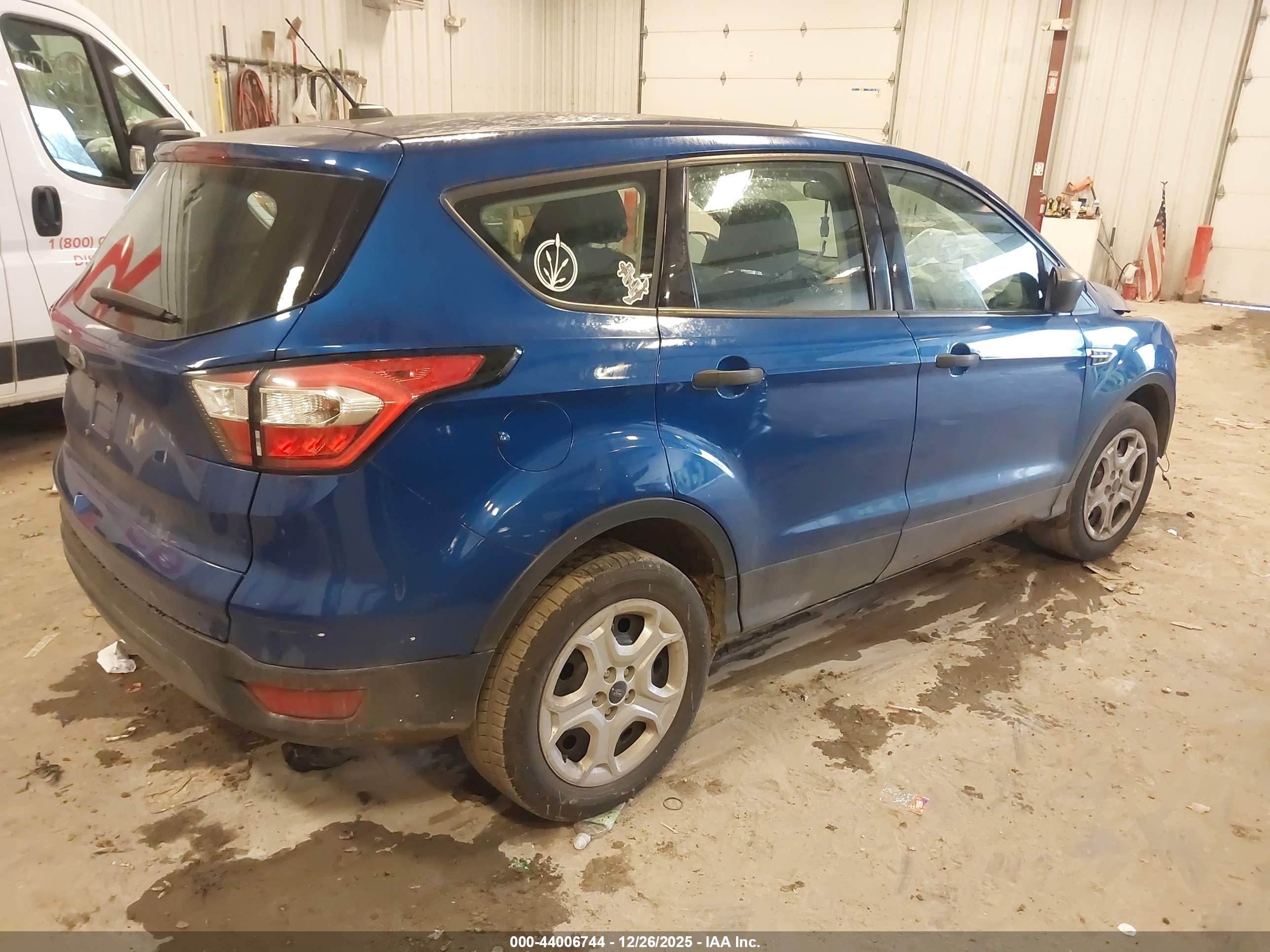 FORD ESCAPE image 4