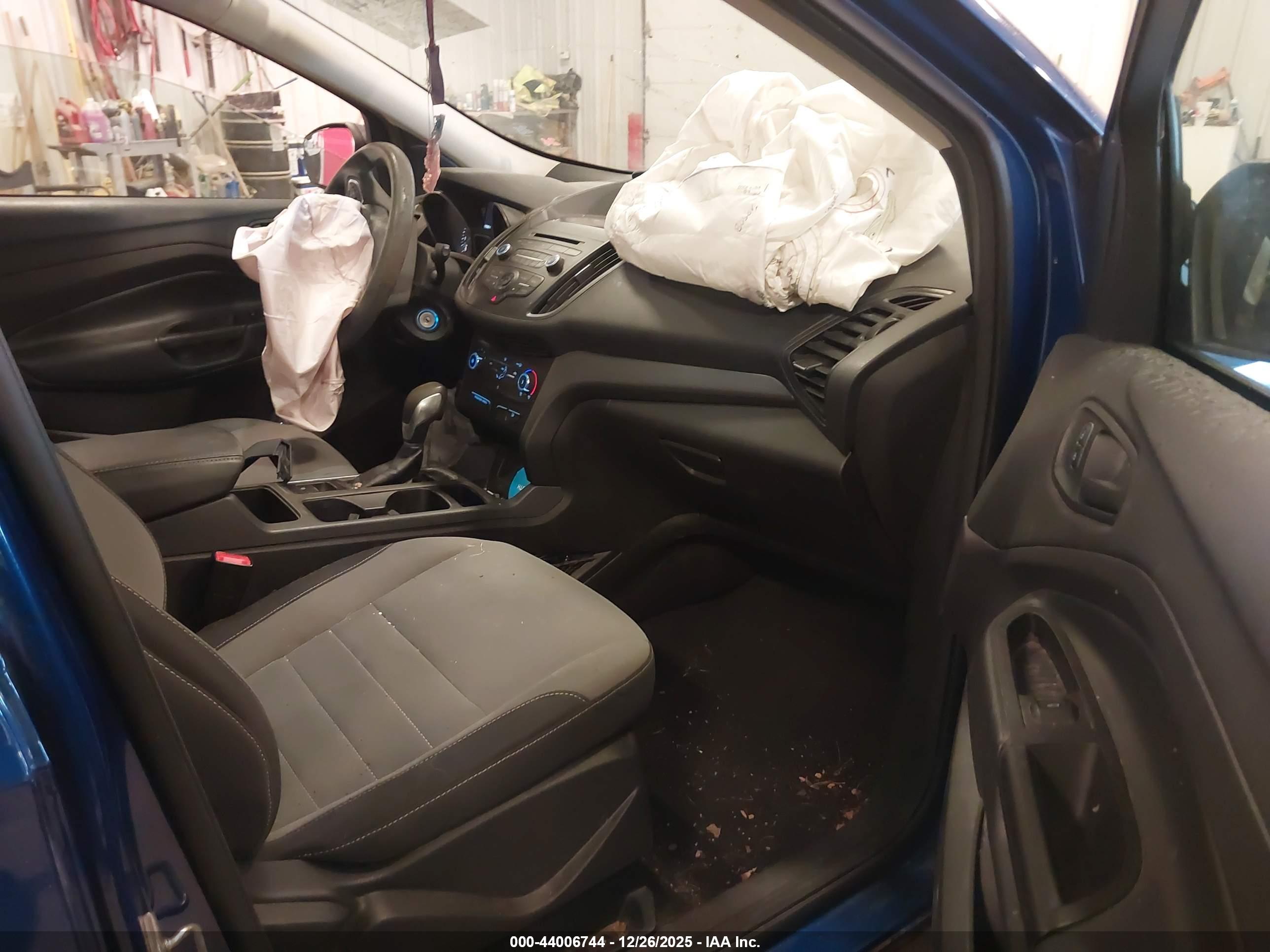 FORD ESCAPE image 5