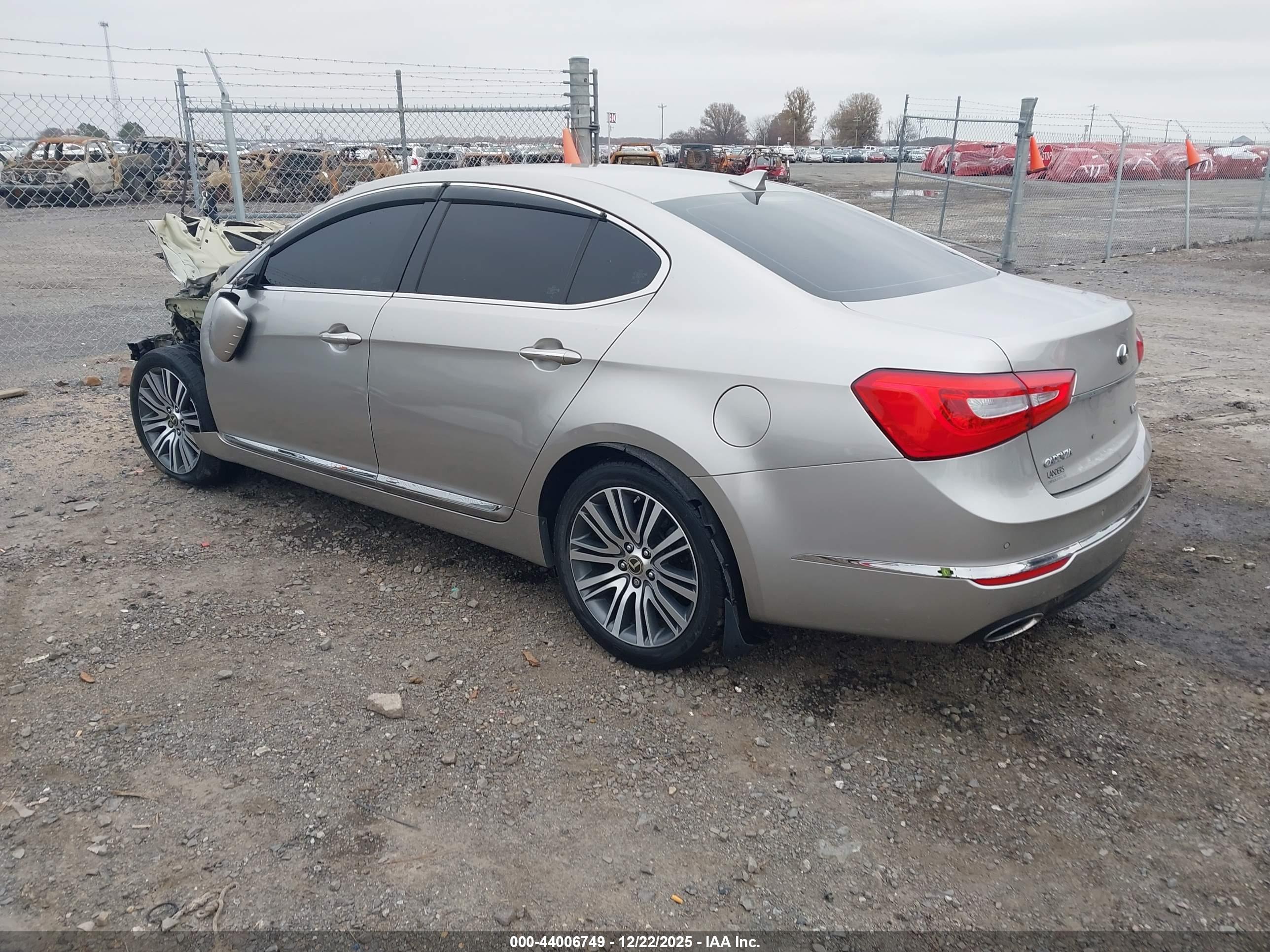 KIA CADENZA image 3