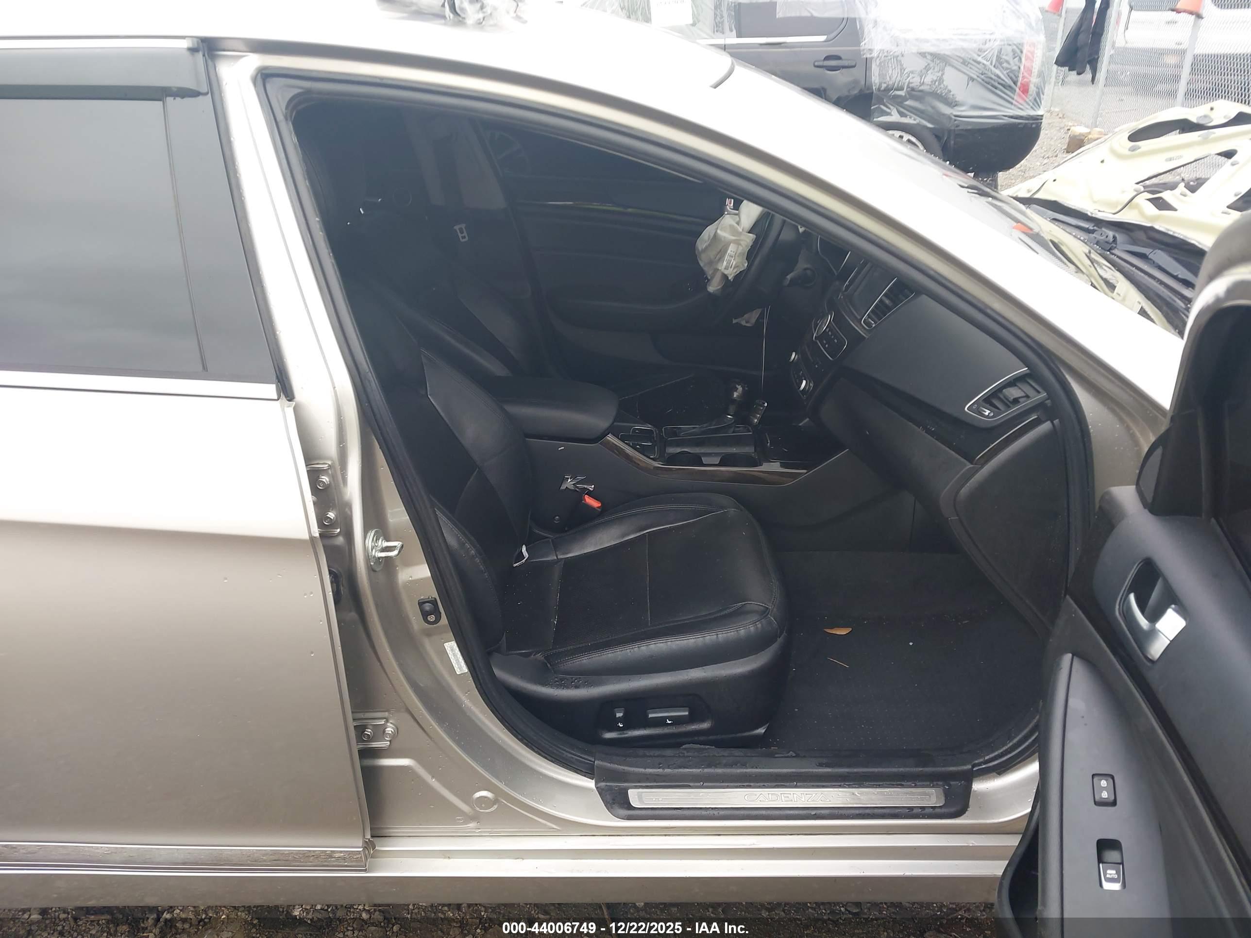KIA CADENZA image 5
