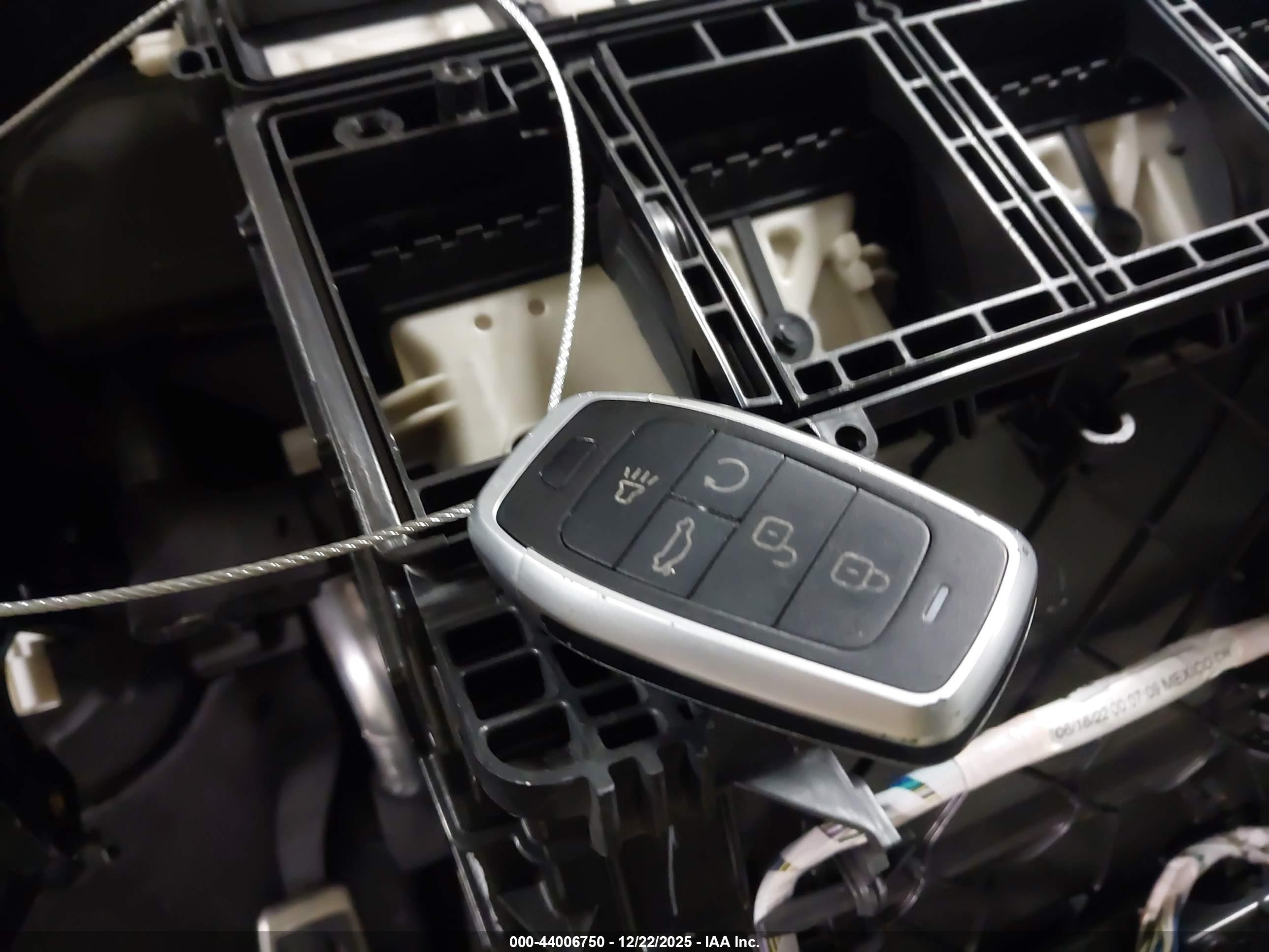 CADILLAC XT4 image 11