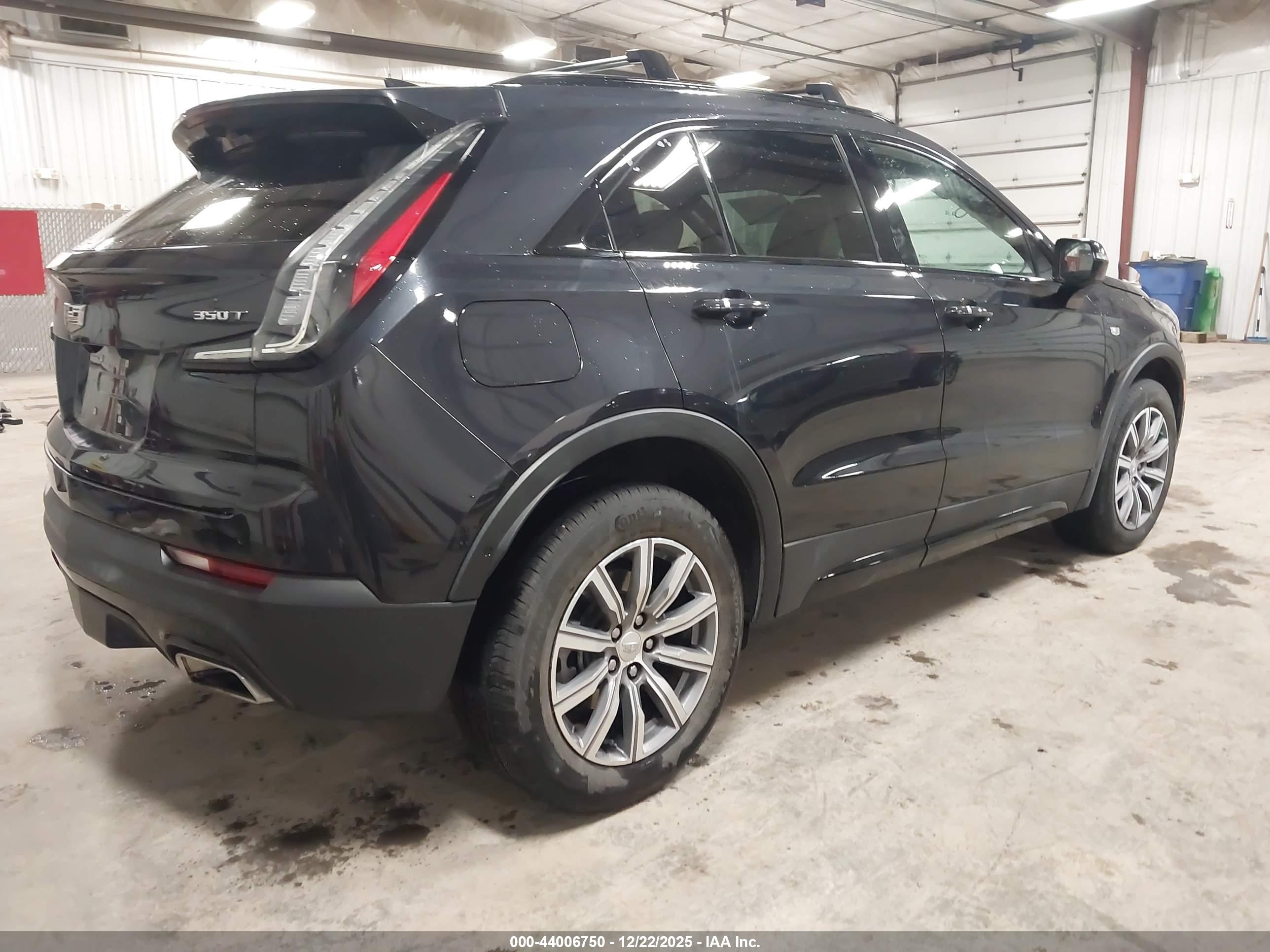 CADILLAC XT4 image 4