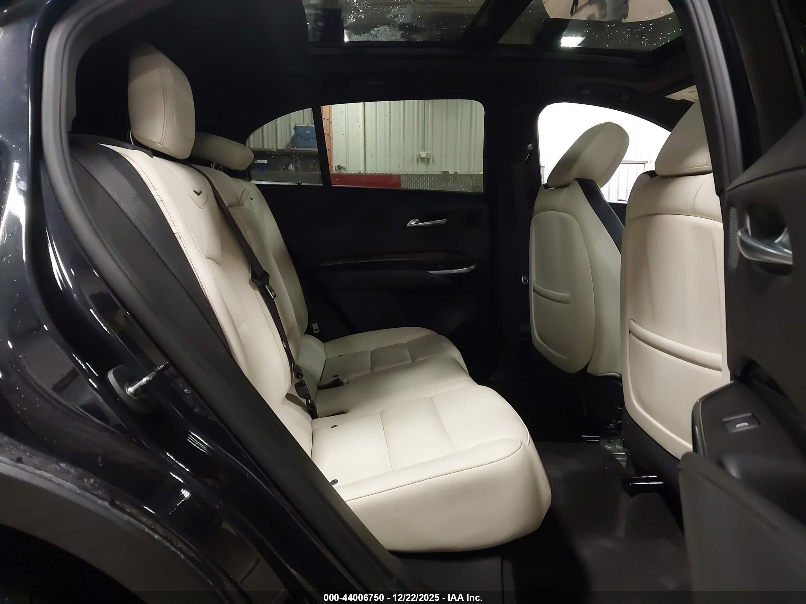 CADILLAC XT4 image 8