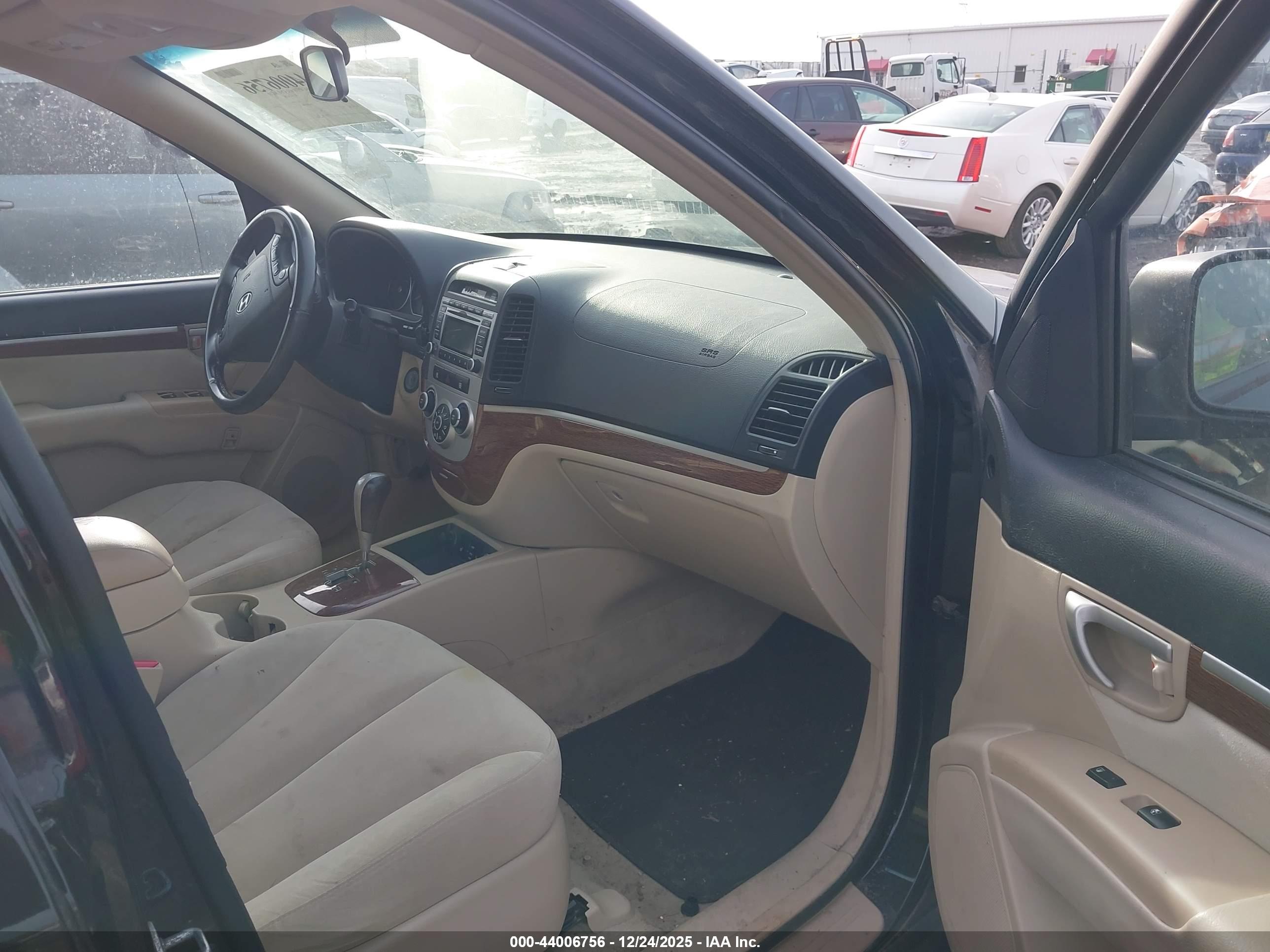 HYUNDAI SANTA image 5